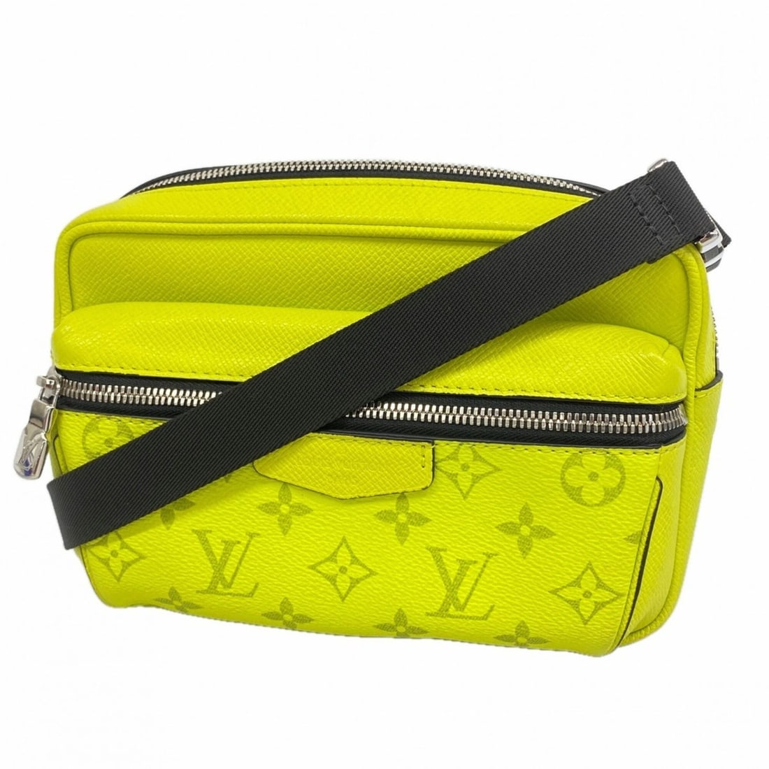 Louis Vuitton Bag/Body Bag Taigarama Bumbag Outdoor M30251 Jaune Men's: --- Catalog ---Category: SizeSize (HxWxD): 15cm x 21cm x 8cm / 5.9'' x 8.26'' x 3.14''Category: DesignType: Sling bagColor: JauneGender: MenCategory: GeneralMPN: M30251Brand: Louis Vuitton--- Item Lis