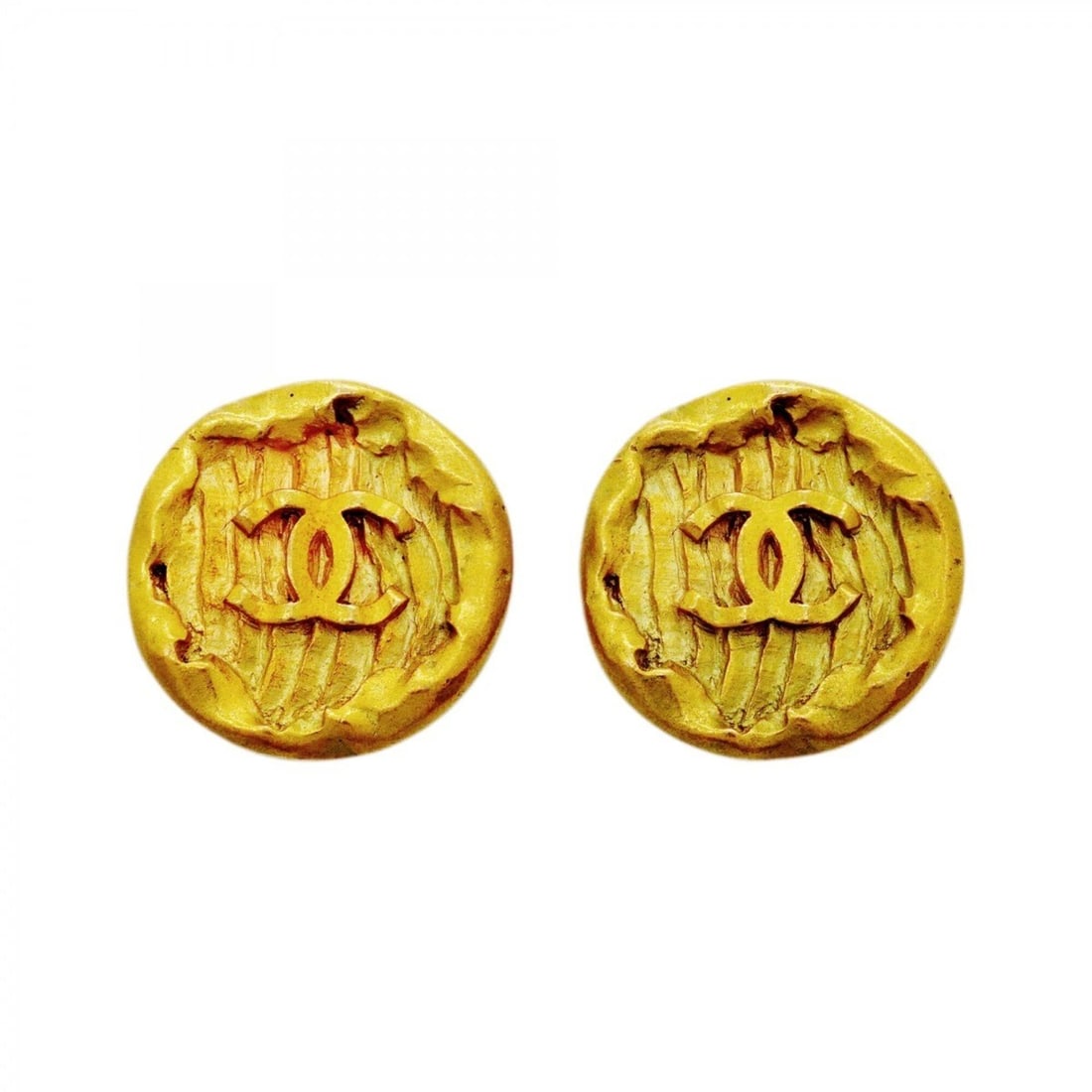 Chanel earrings, Coco Mark, GP plated, gold, women's.: --- Catalog ---Category: SizeSize (HxWxD): 26.40mm x 26.50mm / 1.04'' x 1.04''Category: DesignType: Clip earringsColor: GoldGender: WomenMaterial: Gold platingCategory: GeneralBrand: Chanel--- Item Li