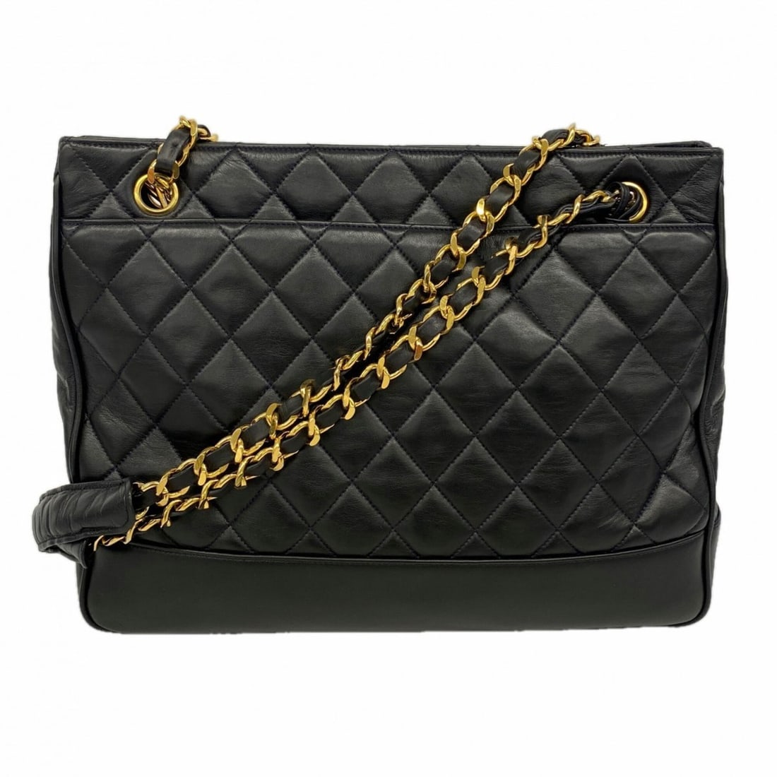 Chanel Matelassé Lambskin Chain Tote Bag, Black, for Women: --- Catalog ---Category: SizeSize (HxWxD): 25.5cm x 32cm x 6cm / 10.03'' x 12.59'' x 2.36''Category: DesignType: Tote bagColor: BlackGender: WomenMaterial: Leather Hardware Color: GoldLeather/Fur Type