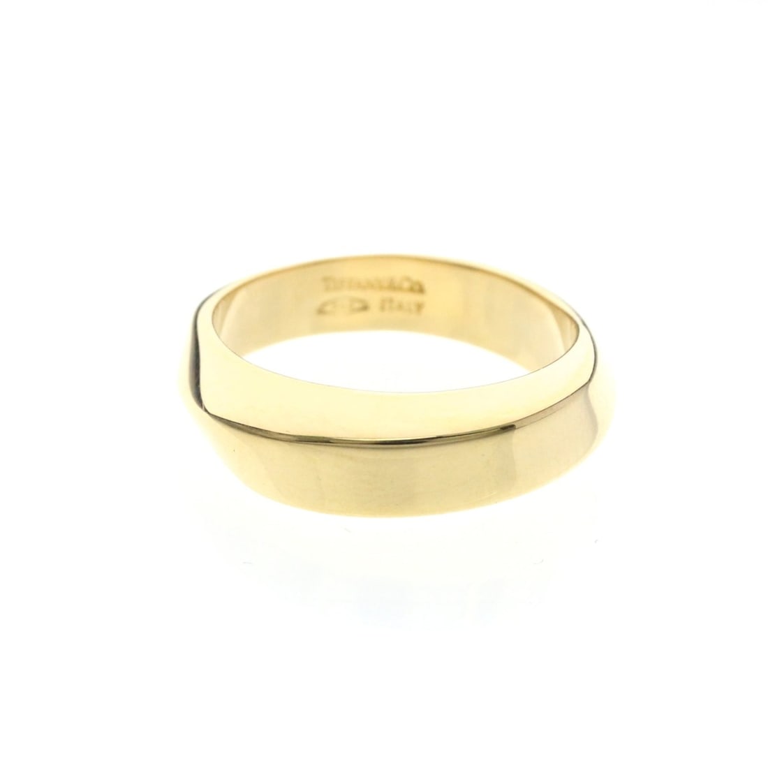 Tiffany Knife-edge Ring Yellow Gold (18K) Fashion No Stone Band Ring Gold: --- Catalog ---Category: SizeWidth: 5.6mm / 0.22''Weight: 6.1g / 0.21oz.JP Size: 12US Size: 6Category: DesignType: Band ringColor: GoldMetal: GoldStone: No StoneStyle: FashionGender: Men,WomenMaterial