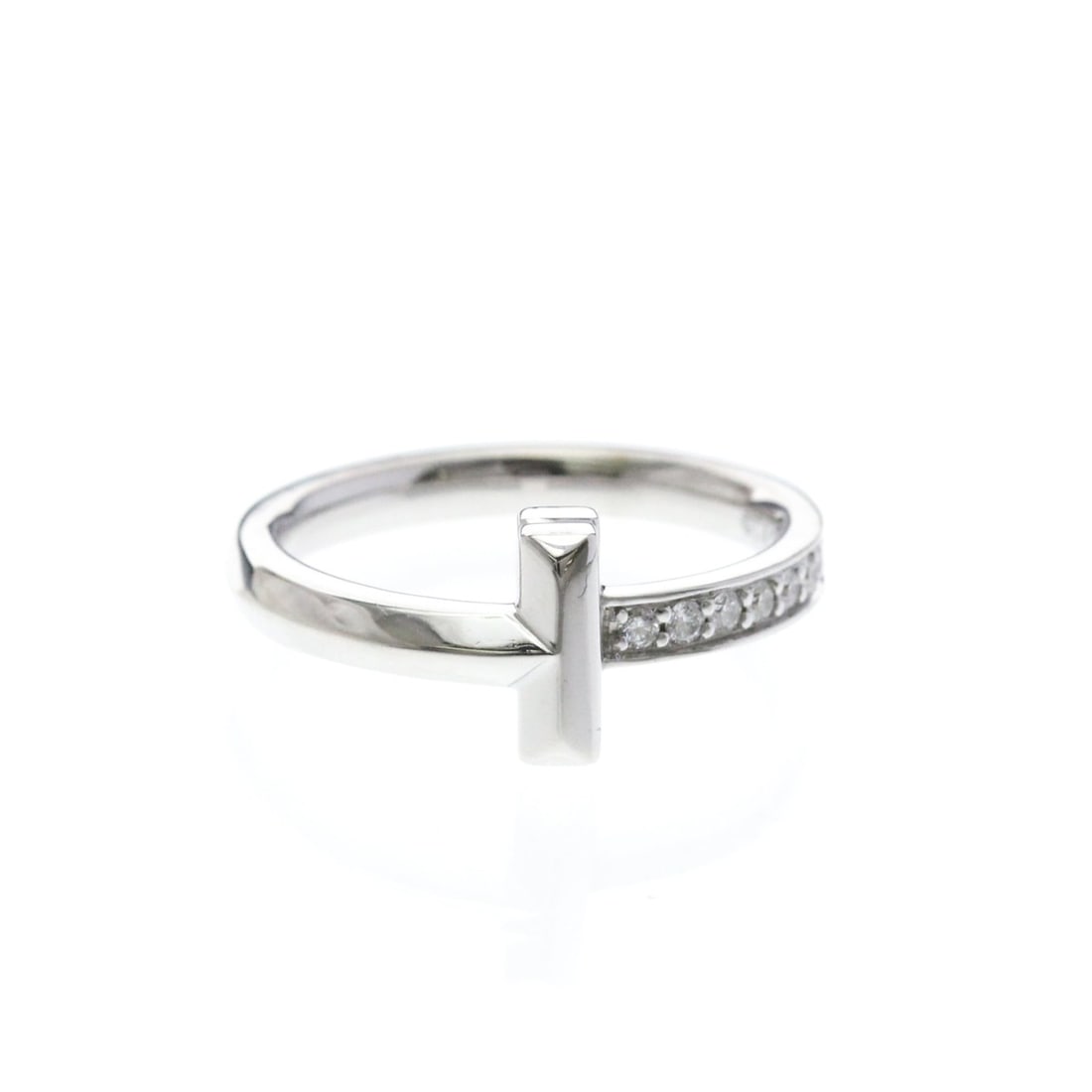 Tiffany T One Narrow Ring Diamond White Gold (18K) Fashion Diamond Band Ring Silver: --- Catalog ---Category: SizeWidth: 2.3mm / 0.09''Weight: 3.8g / 0.13oz.JP Size: 7US Size: 4Category: DesignType: Band ringColor: SilverMetal: White GoldStone: DiamondStyle: FashionGender: Men,WomenMa