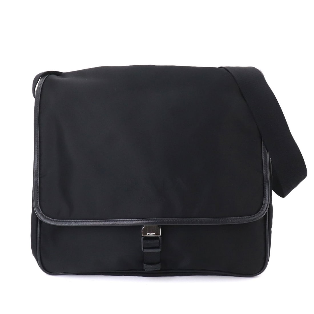 Prada PRADA Shoulder Handbag Nylon Saffiano Leather Nero Black V166 Messenger Bag: --- Catalog ---Category: SizeSize (HxWxD): 30cm x 31cm x 13cm / 11.81'' x 12.2'' x 5.11''Category: DesignType: Handbag, Messenger bag, Shoulder bagColor: BlackGender: WomenMaterial: Nylon , Leather Le