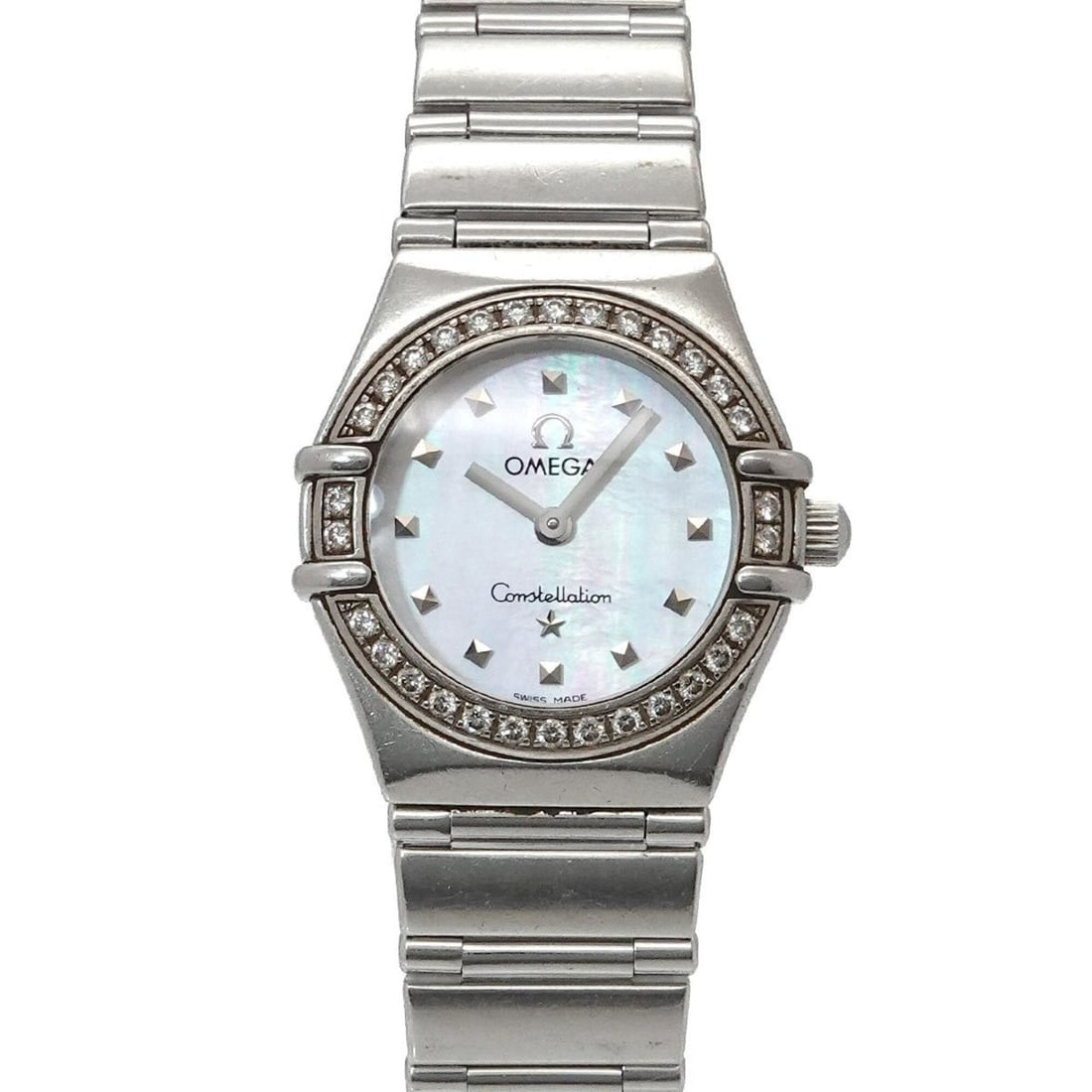 Omega Constellation Mini My Choice 1465 71 Diamond Bezel Ladies' Watch White Shell Quartz: --- Catalog ---Category: SizeWrist Size: 15cm / 5.9''Case Diameter: 22mm / 0.87''Category: DesignType: WristwatchGender: WomenColor (Dial): White shellMaterial (Band): Stainless steelMaterial (Case): 