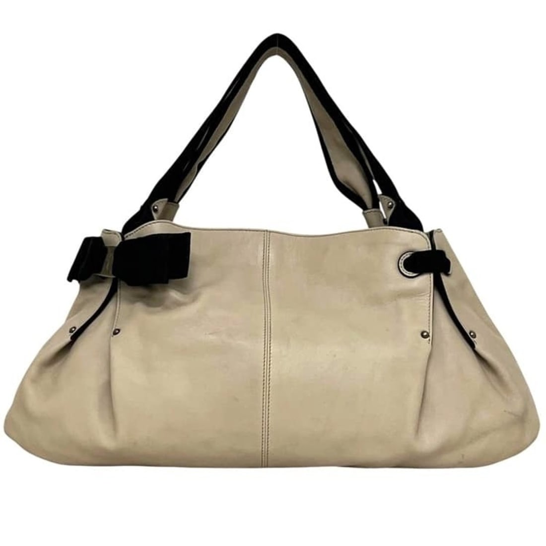 Salvatore Ferragamo Tote Bag, Beige & Black, Vara DY-21 B541, Leather, Ribbon Handbag: --- Catalog ---Category: SizeSize (HxWxD): 20cm x 37cm x 15cm / 7.87'' x 14.56'' x 5.9''Handle Length: 48cm / 18.89''Category: DesignType: Handbag, Tote bagColor: Beige, BlackGender: WomenMaterial: Le