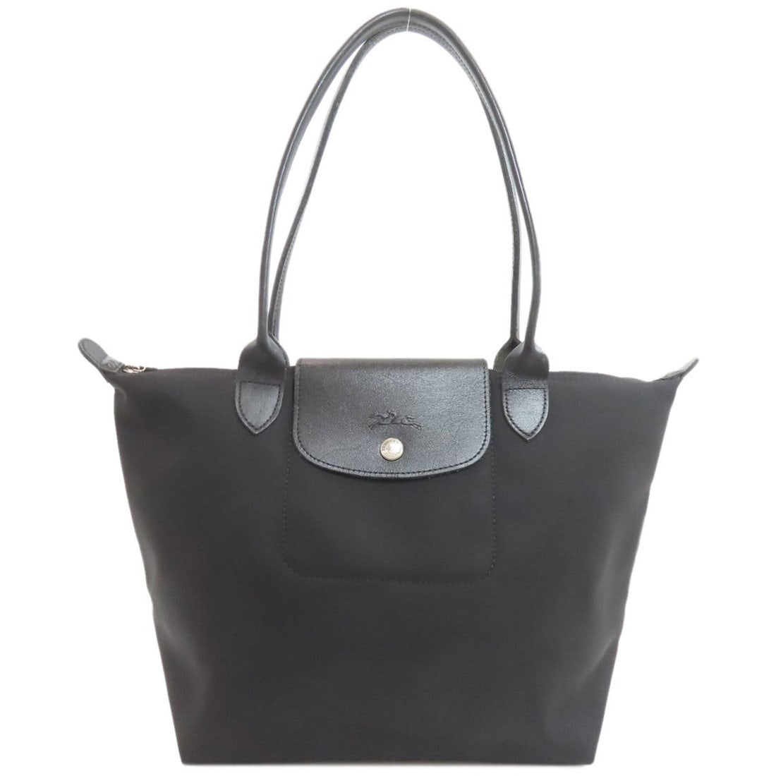 Longchamp Le Pliage Tote Bag, Nylon/Leather, Women's: --- Catalog ---Category: SizeSize (HxWxD): 26cm x 42cm x 14.5cm / 10.23'' x 16.53'' x 5.7''Handle Length: 49cm / 19.29''Category: DesignType: Tote bagColor: BlackGender: WomenMaterial: Nylon , Leather