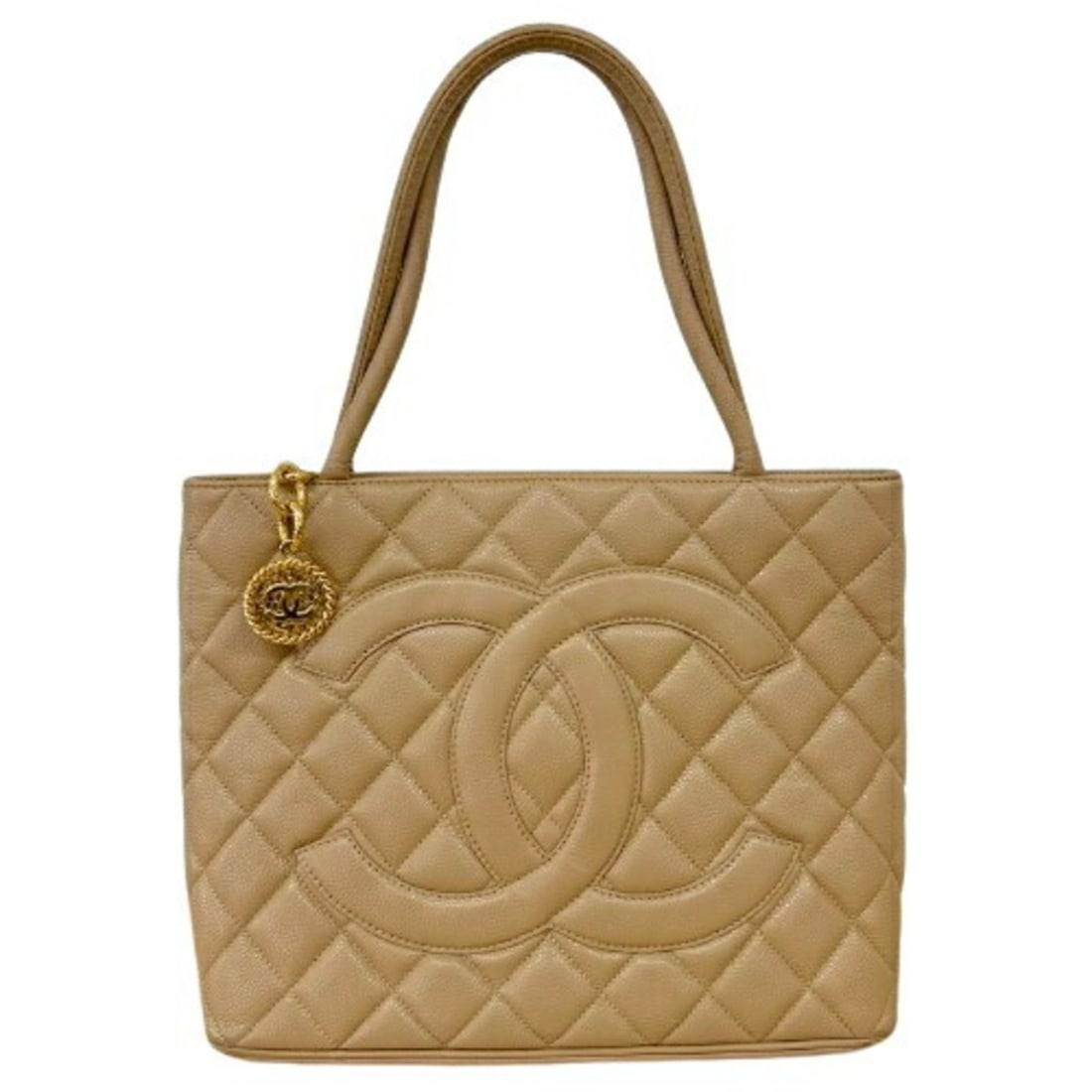 CHANEL Caviar Skin Reissue Tote Matelassé Beige 7 Series Bag A01804 Women's: --- Catalog ---Category: SizeSize (HxWxD): 24.5cm x 30cm x 15cm / 9.64'' x 11.81'' x 5.9''Category: DesignType: Tote bagColor: BeigeGender: WomenMaterial: Grained Calfskin Category: GeneralLine: Matel