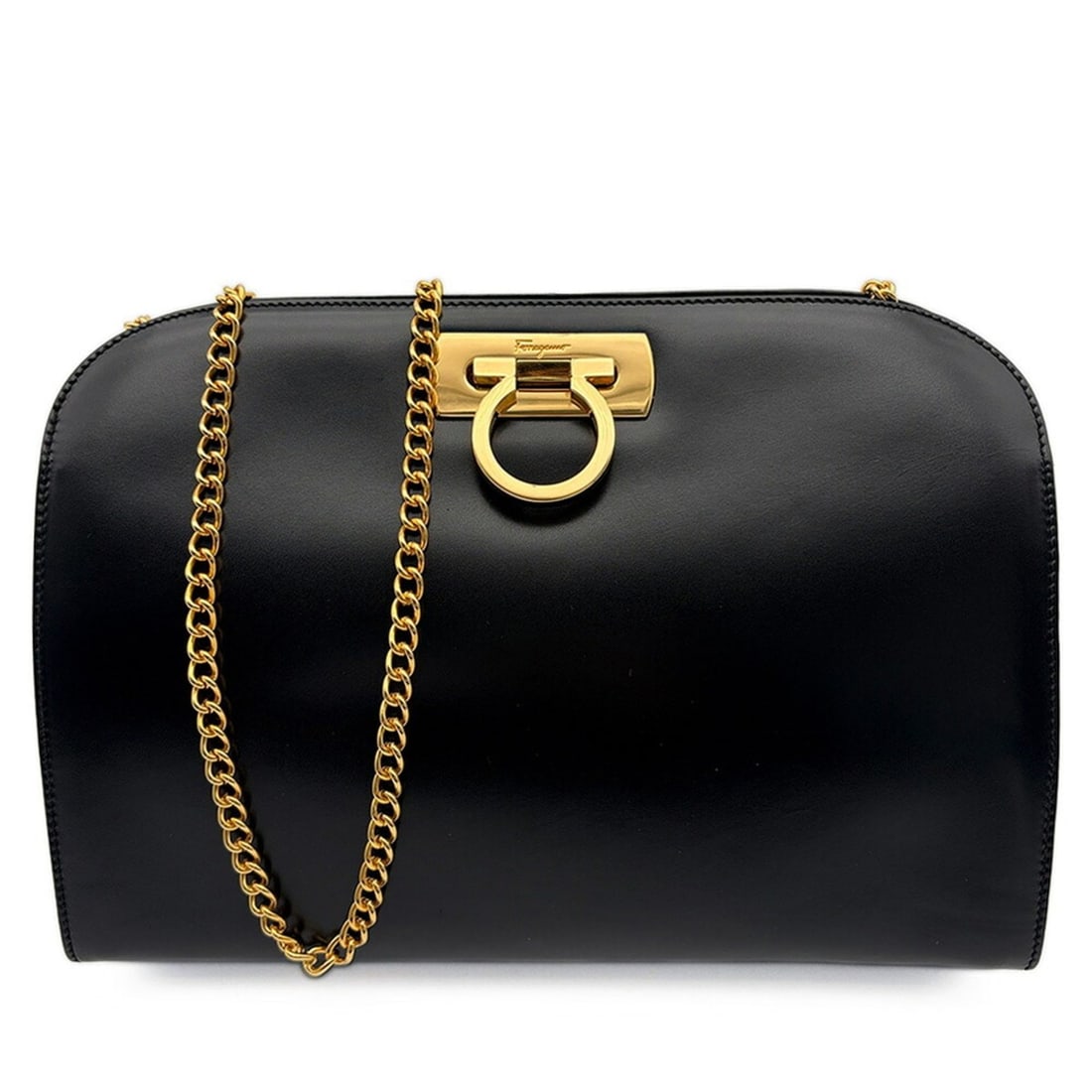Salvatore Ferragamo Gancini Chain Shoulder Bag P21-0587 Leather Black: --- Catalog ---Category: SizeSize (HxWxD): 20cm x 27.5cm x 5cm / 7.87'' x 10.82'' x 1.96''Strap Length: 110cm / 43.3''Category: DesignType: Shoulder bagColor: BlackGender: WomenClosure: Turn lockMater