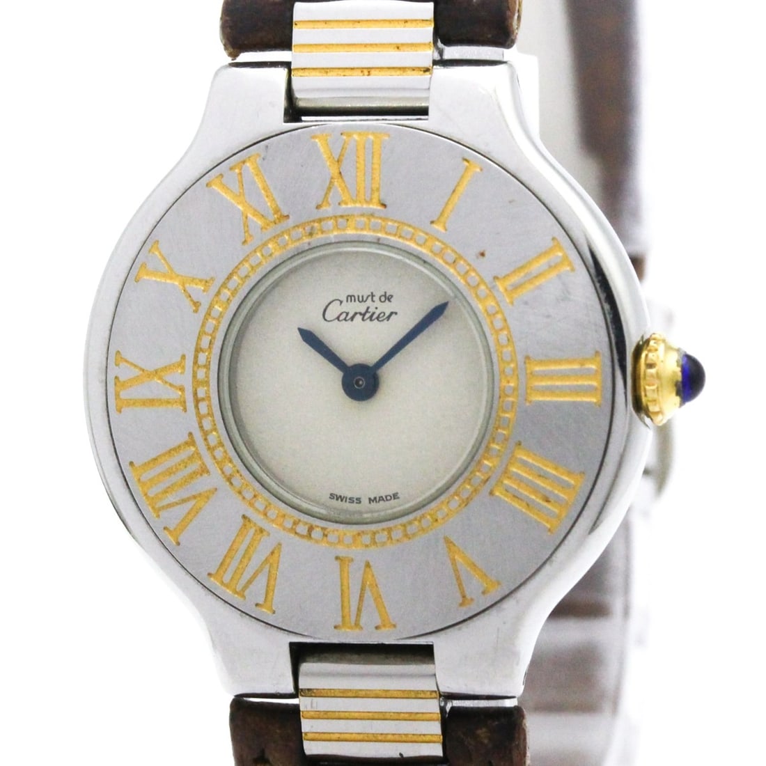 CARTIER Must 21 Gold Plated Steel Leather Quartz Unisex Watch Polished: --- Catalog ---Category: SizeCase Diameter: 31mm / 1.22''Category: DesignType: WristwatchStyle: Dress/FormalGender: UnisexColor (Dial): SilverMaterial (Band): LeatherMaterial (Case): Gold plated, Stai