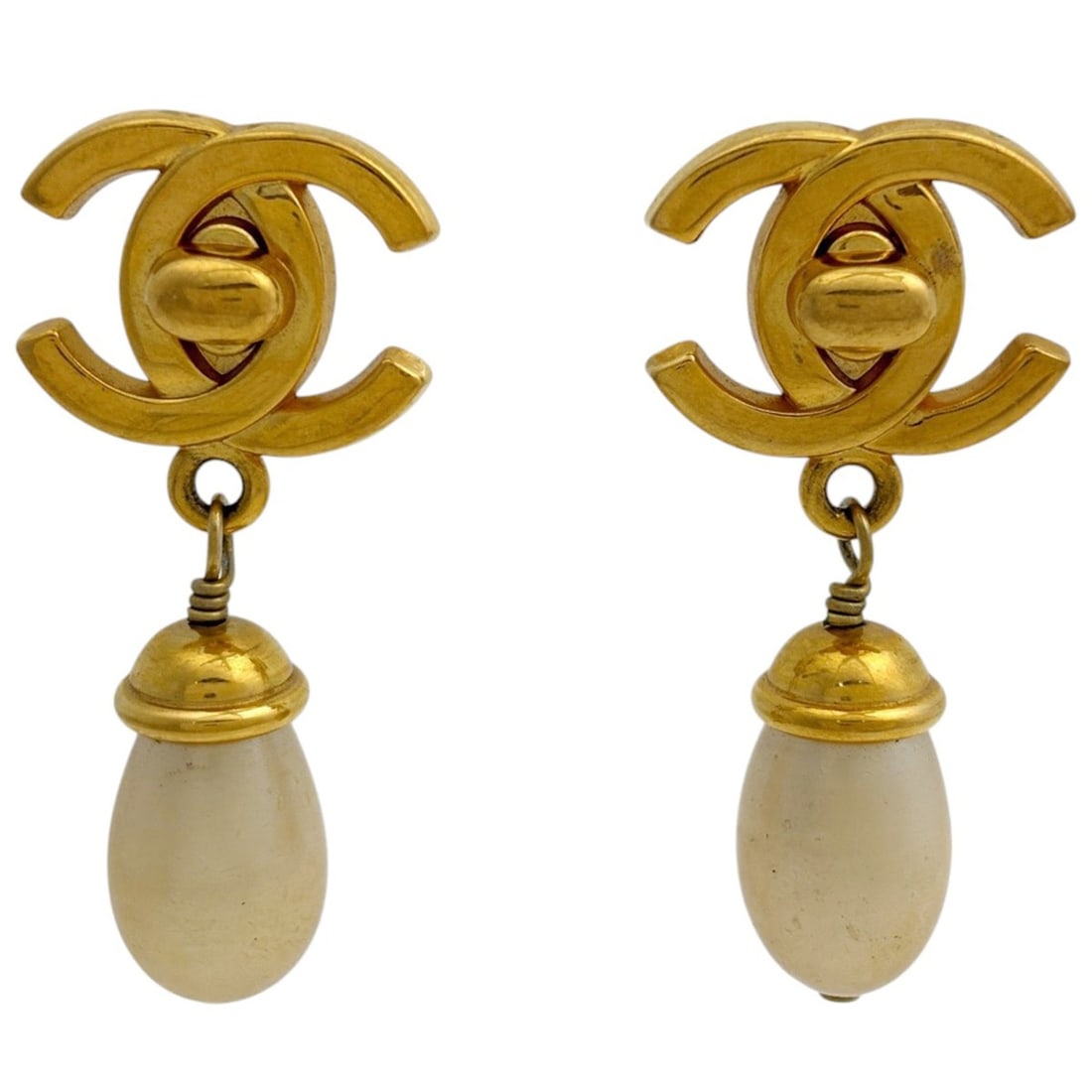 Chanel Coco Mark Faux Pearl Earrings, Swing Turnlock, GP Gold, Women's: --- Catalog ---Category: SizeStone Size (HxW): 21.00mm x 49.00mm / 0.83'' x 1.93''Category: DesignColor: GoldGender: WomenCategory: GeneralBrand: Chanel--- Item List ---Section: ConditionRanking: Rank