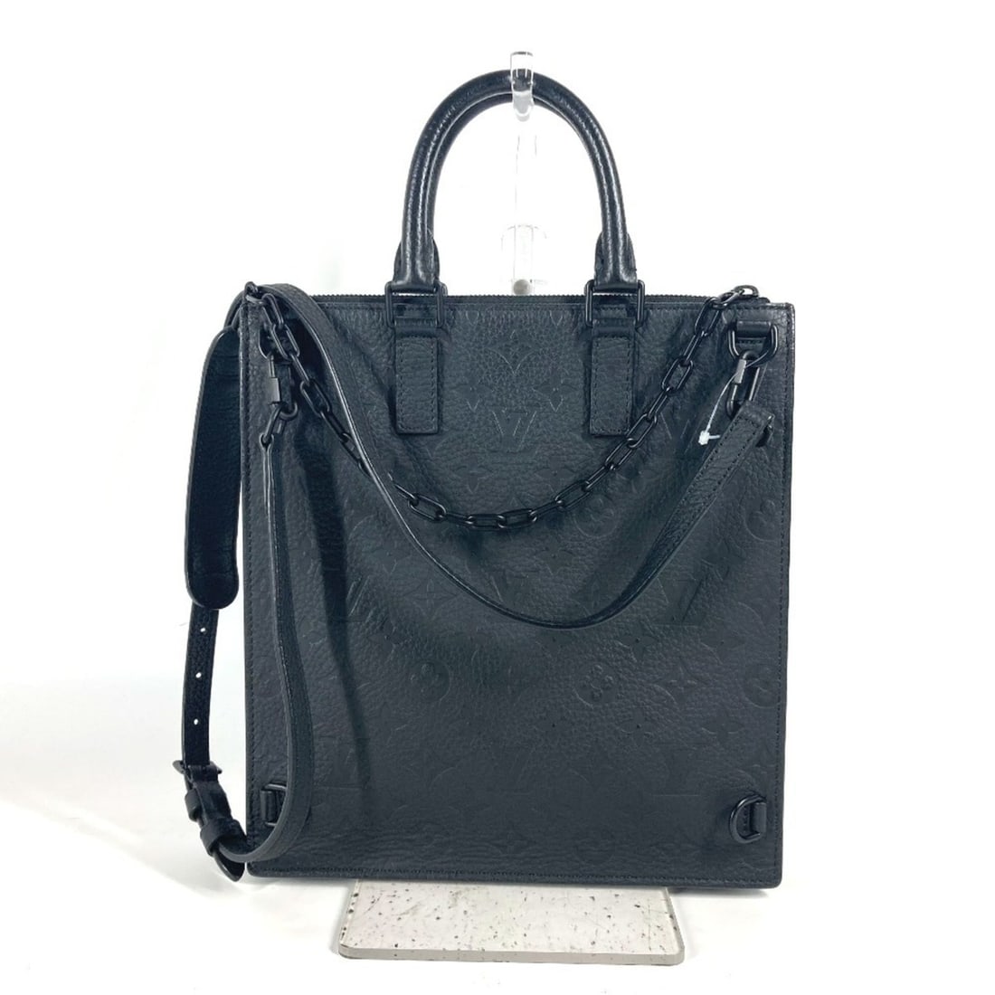 LOUIS VUITTON M55924 Monogram Taurillon Sac Plat Bag Tote Shoulder Leather Men's Noir Black: --- Catalog ---Category: SizeSize (HxWxD): 27.5cm x 25.5cm x 6cm / 10.82'' x 10.03'' x 2.36''Category: DesignType: Shoulder bag, Tote bagColor: BlackGender: MenMaterial: Leather Leather/Fur Type: Taur