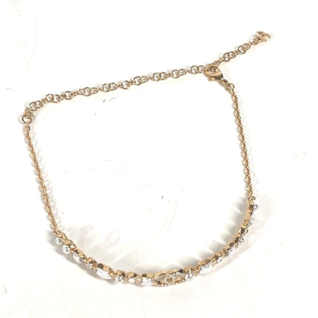 CHANEL B24C CC Coco Mark Star Chain Choker Rhinestone Necklace Metal Women's Gold G-240925-27: --- Catalog ---Category: SizeNeck Circumference: 40 cm / 15.74''Category: DesignColor: Gold, WhiteGender: WomenMaterial: MetalNecklace Type: ChokerCategory: GeneralBrand: Chanel--- Item List ---Sectio