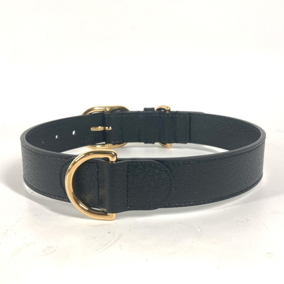 GUCCI 695256 GG Large Extra Pet Collar Dog Leather Men's Women's Black G-240925-35: --- Catalog ---Category: SizeCollar Length (Min. - Max.): 45cm - 53cm / 17.71'' - 20.86''Category: DesignType: CollarColor: BlackMaterial: Leather Pet Type: DogCategory: GeneralBrand: Gucci--- Item Li