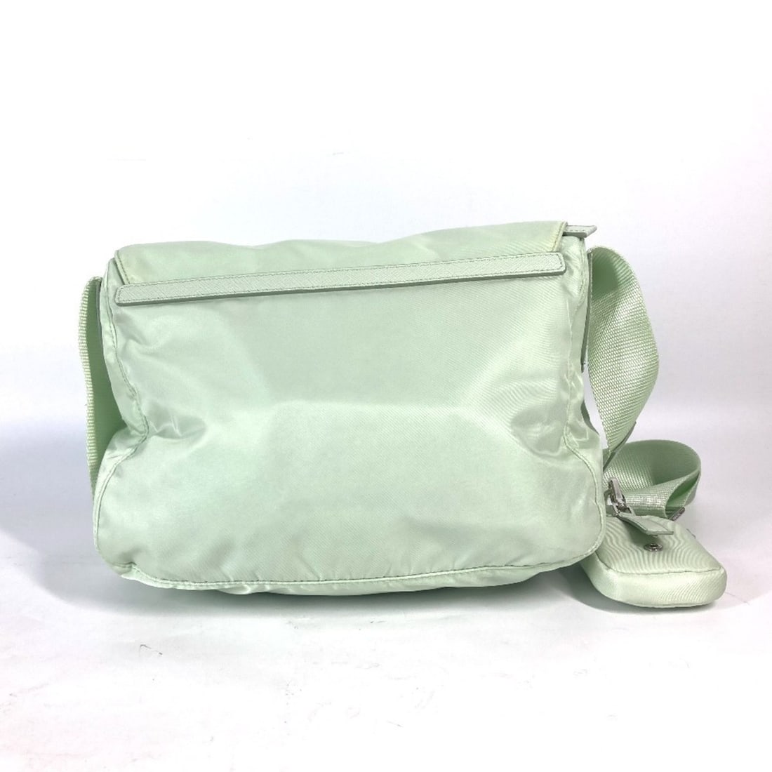 PRADA 1BD953 Triangle Plate Re-Nylon Shoulder Bag Nylon Women's ACQUA Aqua Green E-240920-15: --- Catalog ---Category: SizeSize (HxWxD): 20.5cm x 26cm x 11cm / 8.07'' x 10.23'' x 4.33''Category: DesignType: Shoulder bagColor: GreenGender: WomenMaterial: Nylon Category: GeneralBrand: Prada--- I
