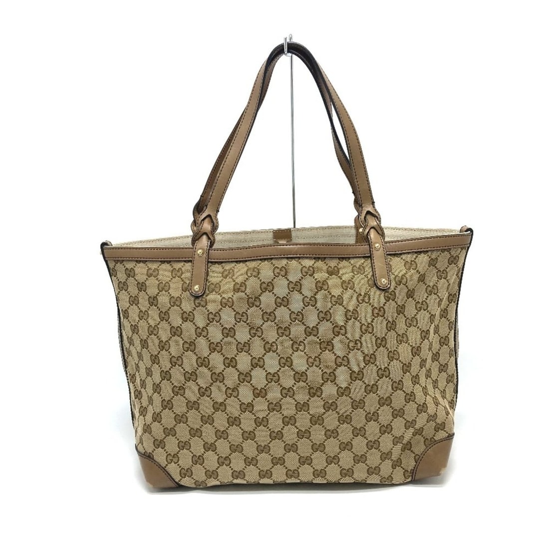 GUCCI 247209 GG Canvas Tote Bag Women's Beige x T-241201-8: --- Catalog ---Category: SizeSize (HxWxD): 31cm x 45.5cm x 17cm / 12.2'' x 17.91'' x 6.69''Handle Length: 48cm / 18.89''Category: DesignType: Tote bagColor: BeigeGender: WomenClosure: HookMaterial: GG