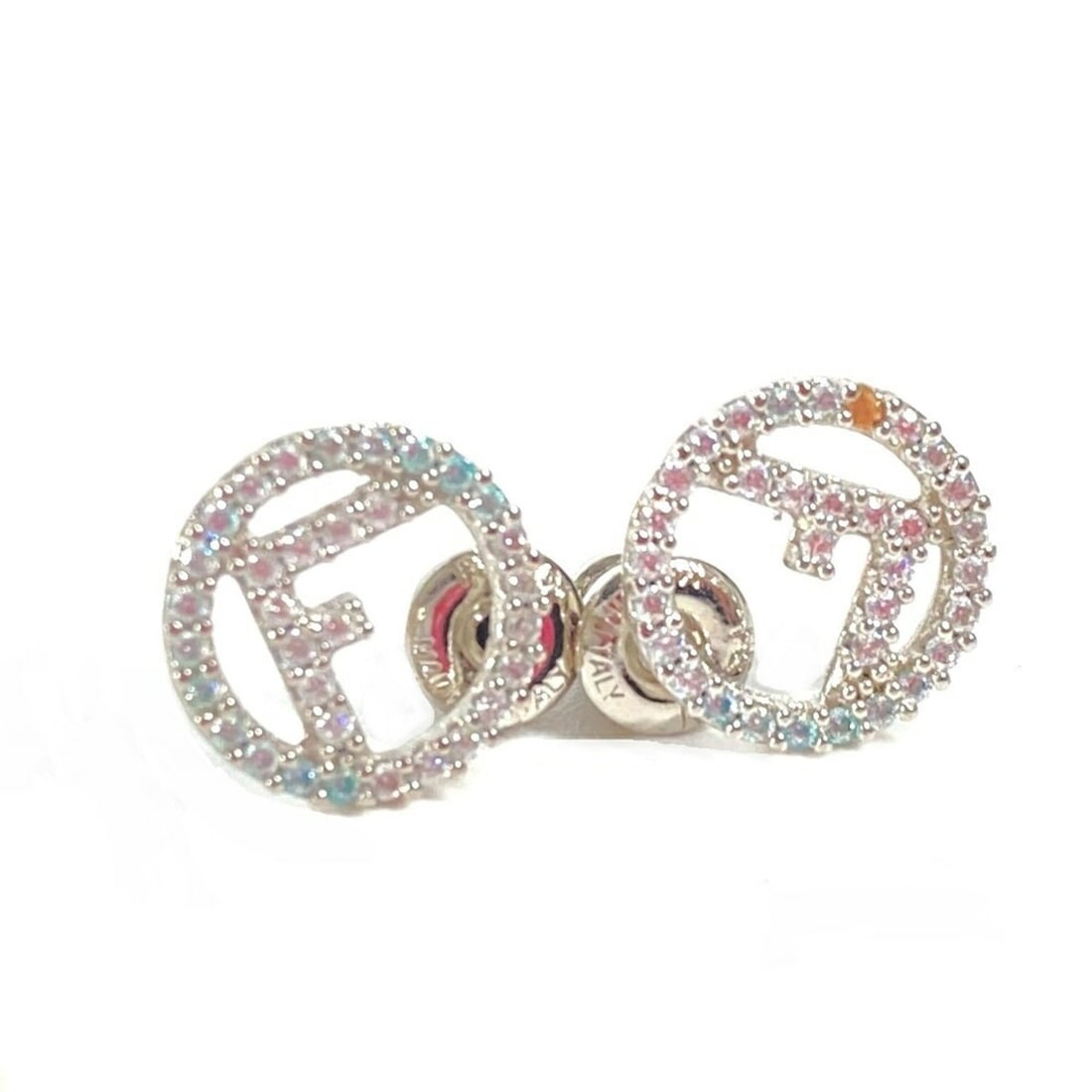 FENDI Rhinestone F's Earrings Metal Women's Silver x Blue Similar E-240710-23: --- Catalog ---Category: SizeDiameter: 10mm / 0.39''Category: DesignType: Stud earringsColor: SilverStone: RhinestoneGender: WomenMaterial: MetalStone Color: BlueCategory: GeneralBrand: Fendi--- Item 