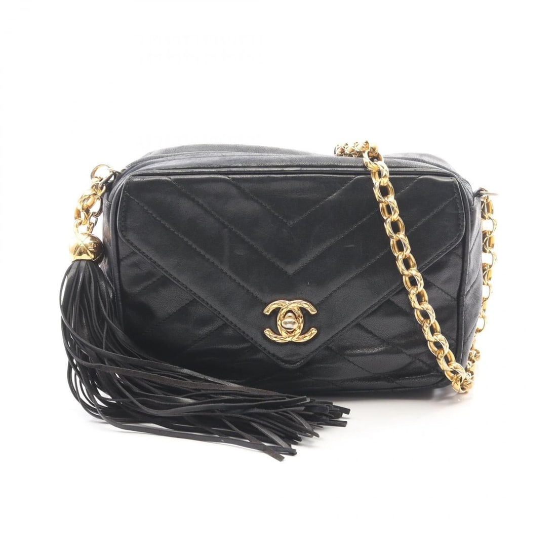 Chanel V-stitch Chevron Tassel Shoulder Bag/Handbag, Lambskin Leather, Women's, Black: --- Catalog ---Category: SizeSize (HxWxD): 13cm x 18cm x 7cm / 5.11'' x 7.08'' x 2.75''Category: DesignType: Handbag, Shoulder bagColor: BlackGender: WomenMaterial: Leather Hardware Color: GoldLeather