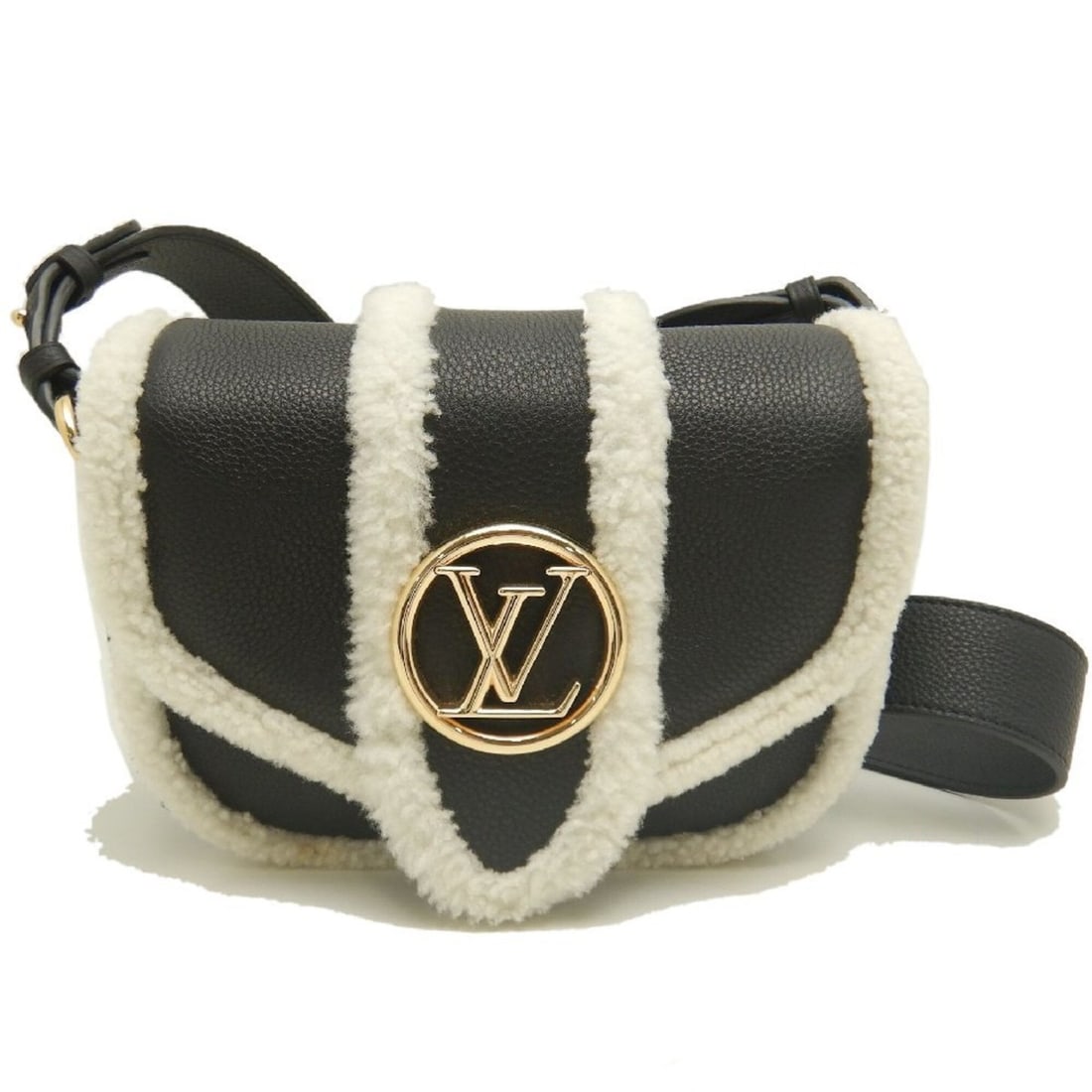 LOUIS VUITTON LV Pont Neuf Soft PM Grain Calf Shearling Shoulder Bag M58971 Noir White Women's: --- Catalog ---Category: SizeSize (HxWxD): 15cm x 20cm x 8cm / 5.9'' x 7.87'' x 3.14''Category: DesignType: Shoulder bagColor: Noir, WhiteGender: WomenMaterial: Wool , Leather Category: GeneralBrand: