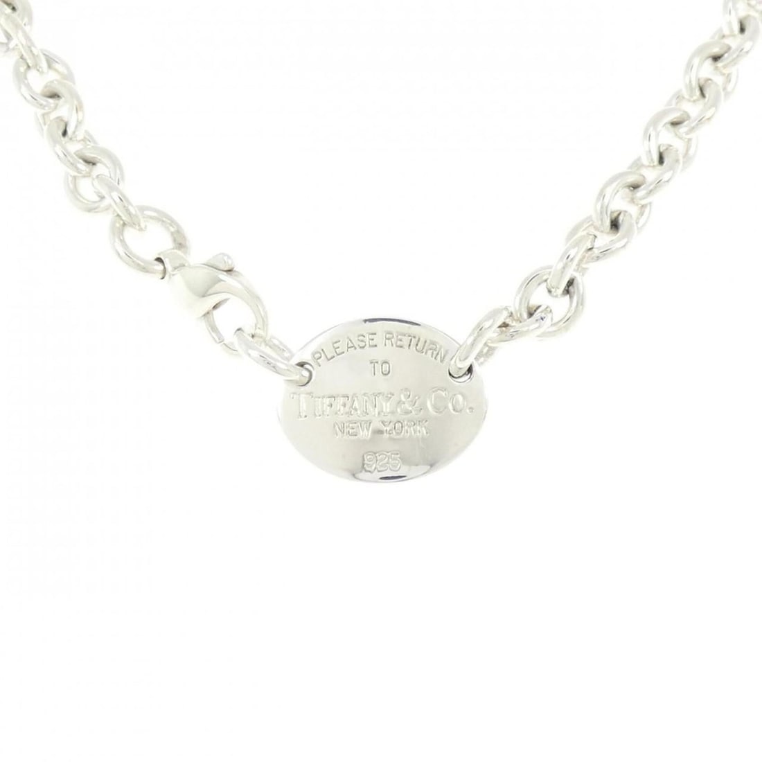 Tiffany & Co. Return to Necklace: --- Catalog ---Category: SizePendant Size: 17.8mm x 22.4mm / 0.7'' x 0.88''Neck Circumference: 39 cm / 15.35''Category: DesignGender: WomenMaterial: Silver 925Pendant Type: PendantNecklace Type: