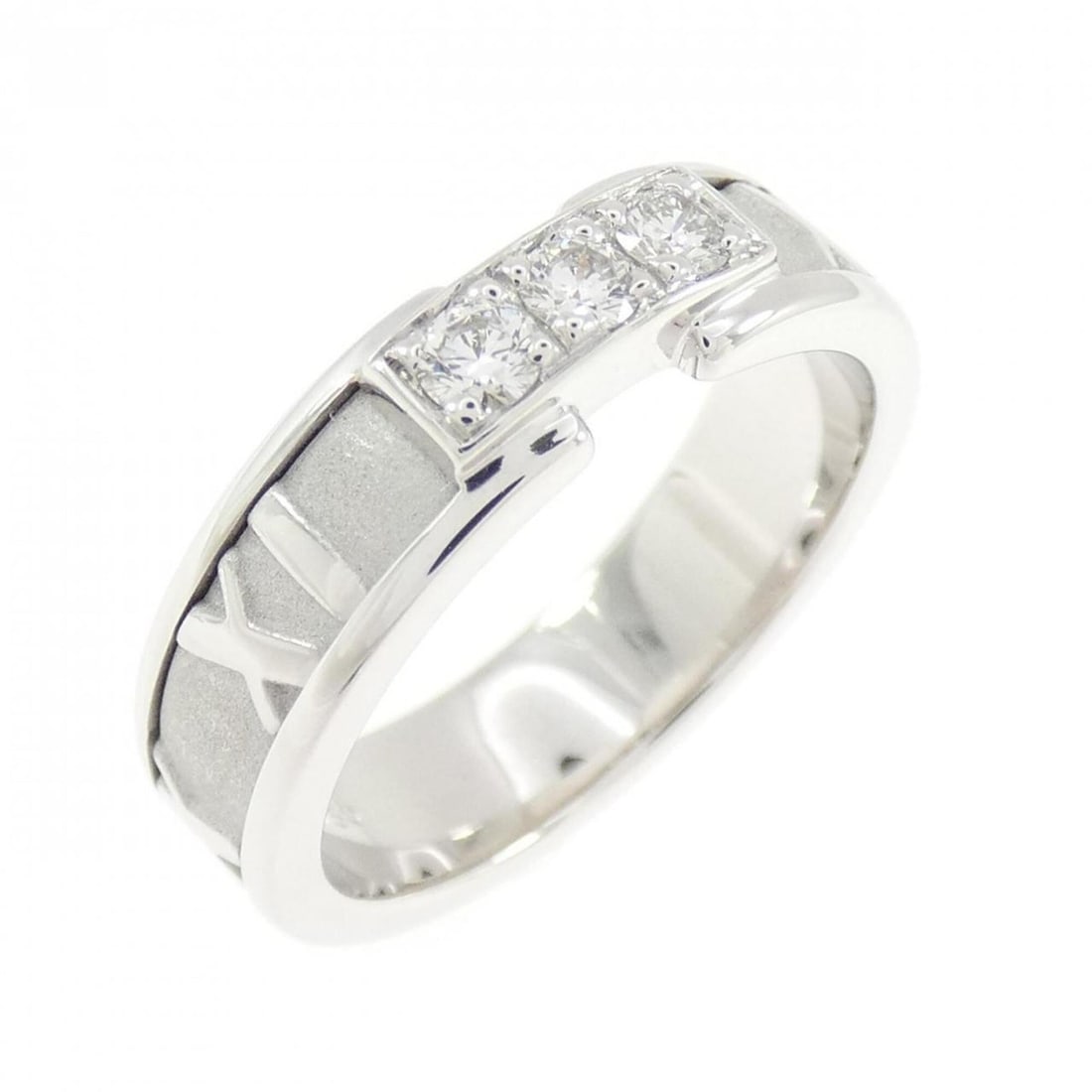 Tiffany Atlas Ring: --- Catalog ---Category: SizeJP Size: 13US Size: 6.5Category: DesignType: Band ringGender: WomenMaterial: White gold (18K)Category: GeneralBrand: Tiffany--- Item List ---Section: ConditionRanking: Ran