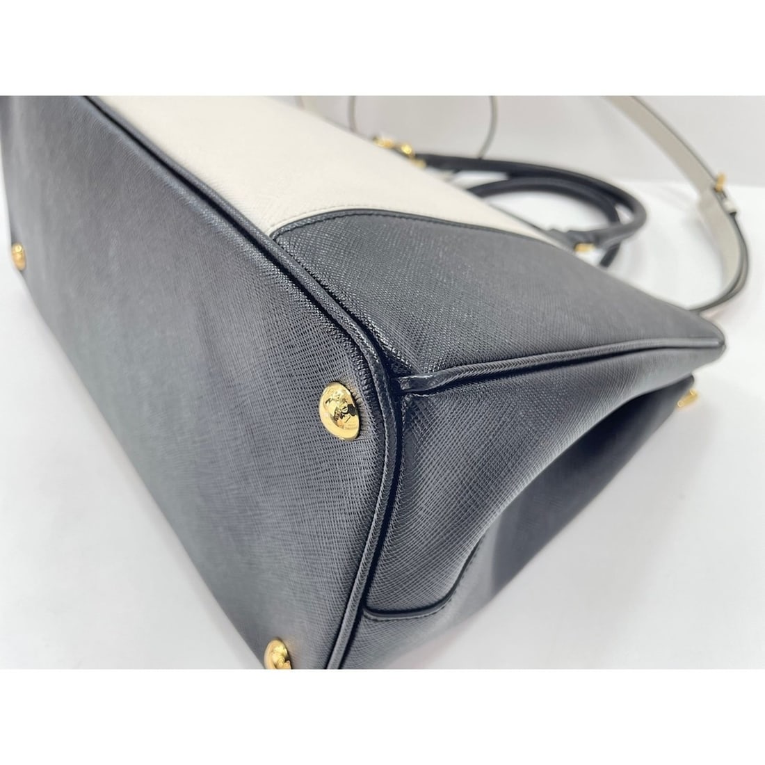 Prada leather handbag, white - 9