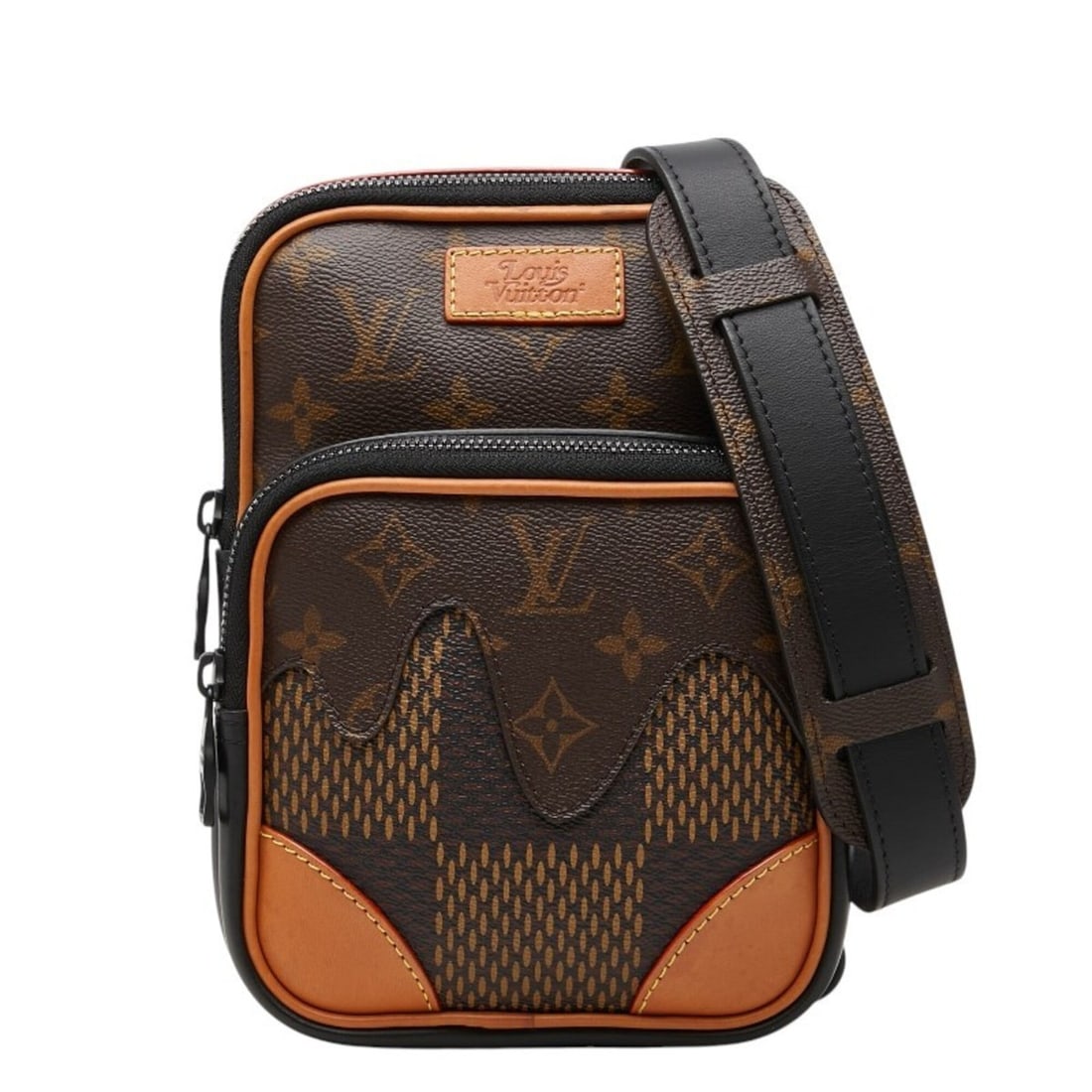 Louis Vuitton x NIGO Damier Giant Amazon Sling Bag, Crossbody Shoulder Bag N40379, Brown/Black: --- Catalog ---Category: SizeSize (HxWxD): 21cm x 15cm x 5cm / 8.26'' x 5.9'' x 1.96''Strap Length: 118cm / 46.45''Category: DesignType: Shoulder bagColor: Black, BrownGender: WomenClosure: ZipperMate