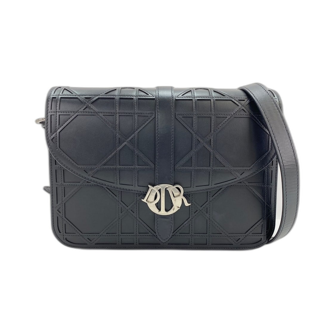 Christian Dior Leather Cannage Cosmo Shoulder Bag, Black: --- Catalog ---Category: SizeSize (HxWxD): 20cm x 26cm x 6cm / 7.87'' x 10.23'' x 2.36''Category: DesignType: Shoulder bagColor: BlackGender: WomenCategory: GeneralBrand: Christian DiorCountry of Orig
