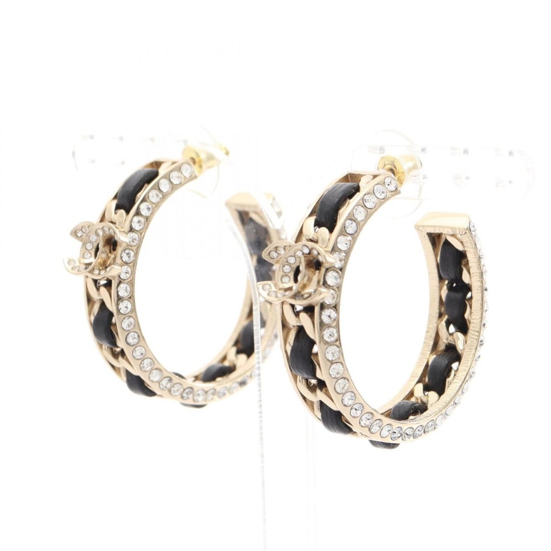 Chanel Coco Mark Hoop Earrings, Gold Plated (GP), Leather Rhinestone, Women's, Gold, Black, Clear.: --- Catalog ---Category: SizeSize (HxWxD): 37.00mm x 10.00mm / 1.46'' x 0.39''Category: DesignType: Hoop earringsColor: Black, Clear, GoldGender: WomenMaterial: Gold plating, RhinestoneCategory: Gener
