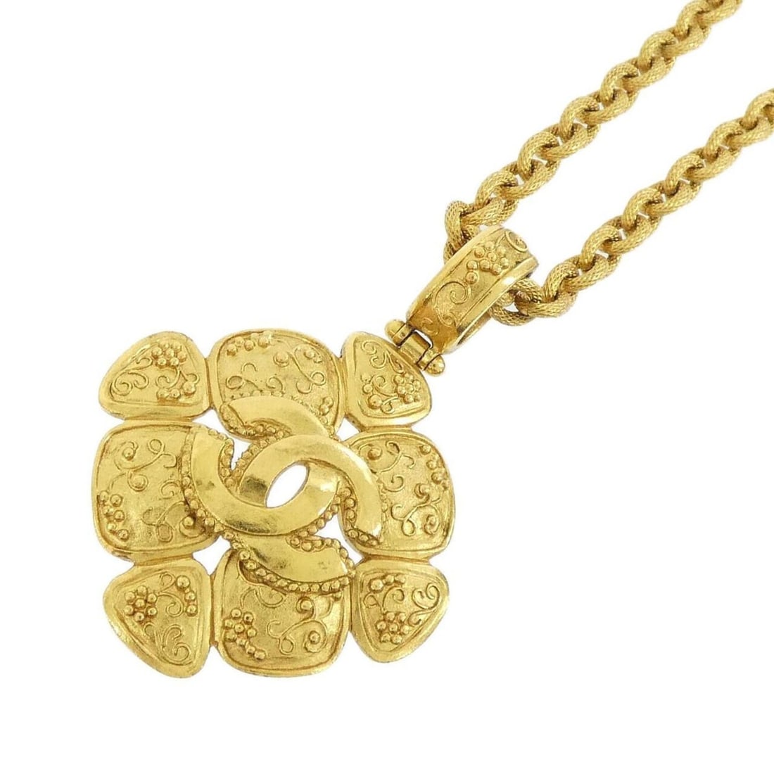 Chanel necklace: --- Catalog ---Category: SizePendant Size: 4.8mm x 5mm / 0.18'' x 0.19''Neck Circumference: 81 cm / 31.88''Category: DesignColor: GoldGender: WomenNecklace Type: NecklaceCategory: GeneralBrand: Chanel