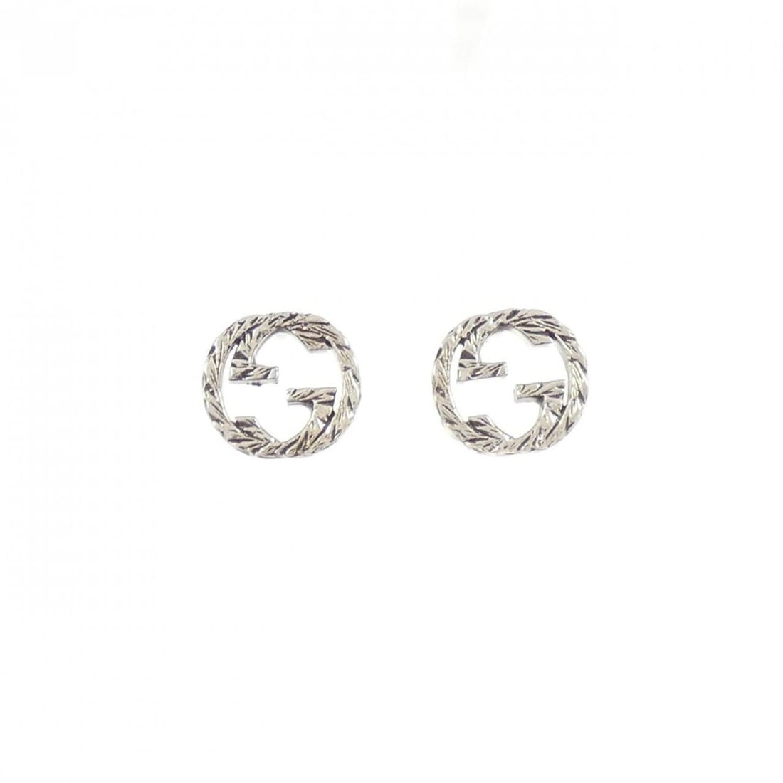 Gucci Interlocking G Earrings: --- Catalog ---Category: SizeSize (HxWxD): 9.60mm x 10.40mm / 0.38'' x 0.41''Category: DesignType: Stud earringsColor: SilverGender: WomenMaterial: Silver 925Category: GeneralMPN: 457109 J8400 0811Bra