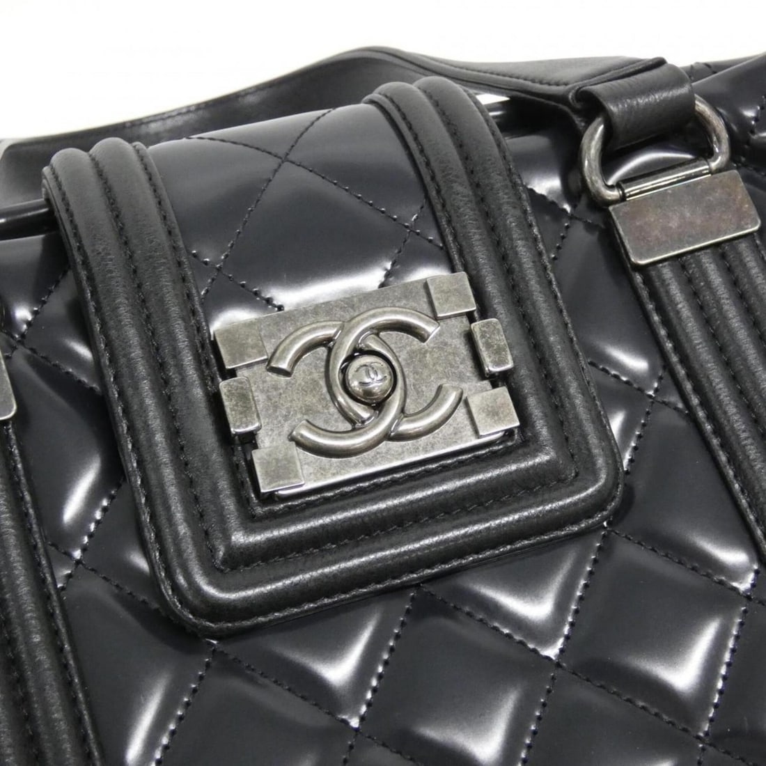 Chanel handbag - 6