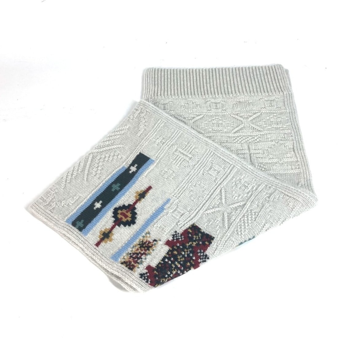 HERMES 2023 Collection Couleurs en Coeur Scarf Wool Cashmere Men's Light Gray G-240925-42: --- Catalog ---Category: SizeSize (LxW): 1.1m x 20cm / 43.3'' x 7.87''Category: DesignType: StoleColor: Light grayGender: MenMaterial: Wool , Cashmere Category: GeneralBrand: Hermes--- Item List ---Se