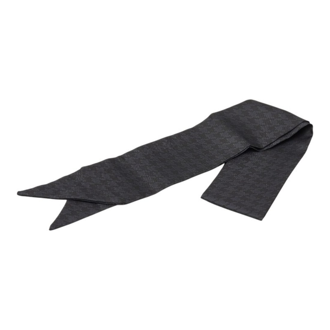 Christian Dior Dior Parfums Novelty Houndstooth Pattern Scarf Muffler Twilly Black Gray Polyester: --- Catalog ---Category: SizeSize (LxW): 79.5cm x 5.5cm / 31.29'' x 2.16''Category: DesignType: ScarfColor: Black, GrayGender: WomenMaterial: Polyester Category: GeneralBrand: Christian Dior--- Item L