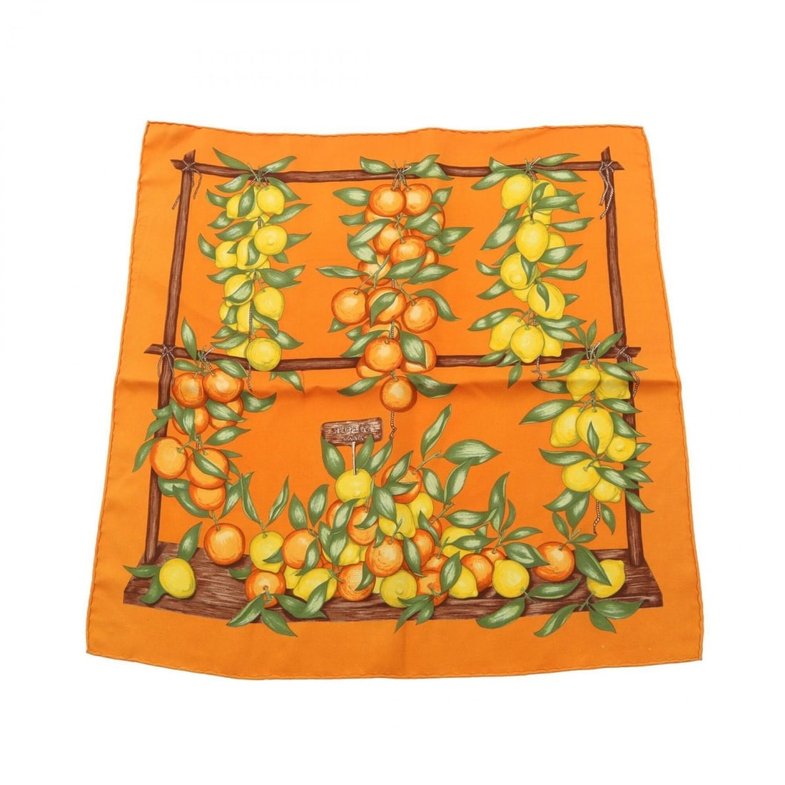Hermes Petit Carré 45 Oranges et Citrons Scarf Muffler Silk Women's Orange Yellow Multicolor: --- Catalog ---Category: SizeSize (LxW): 42cm x 42cm / 16.53'' x 16.53''Category: DesignType: ScarfColor: Multi-color, Orange, YellowGender: WomenMaterial: Silk Category: GeneralBrand: Hermes--- Item