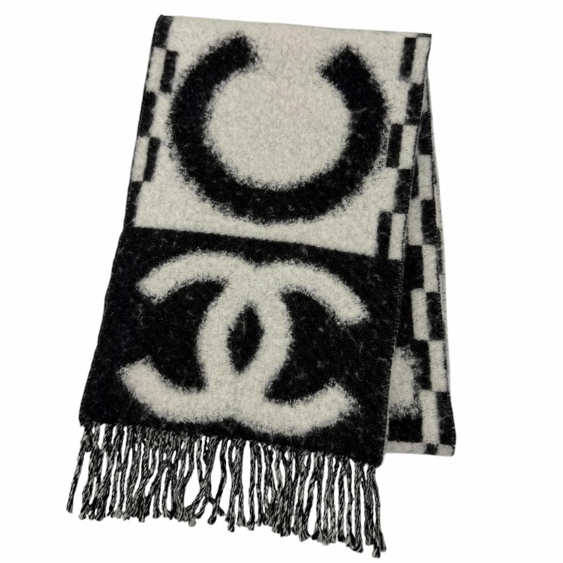 CHANEL AAA478 Cashmere Silk Blend Coco Mark Logo Design Fringe Stole Scarf Black White Made in Italy: --- Catalog ---Category: SizeSize (LxW): 1.6m x 26cm / 62.99'' x 10.23''Category: DesignType: StoleColor: Black, WhiteGender: WomenMaterial: Cashmere , Silk Category: GeneralMPN: AAA478Brand: ChanelCo