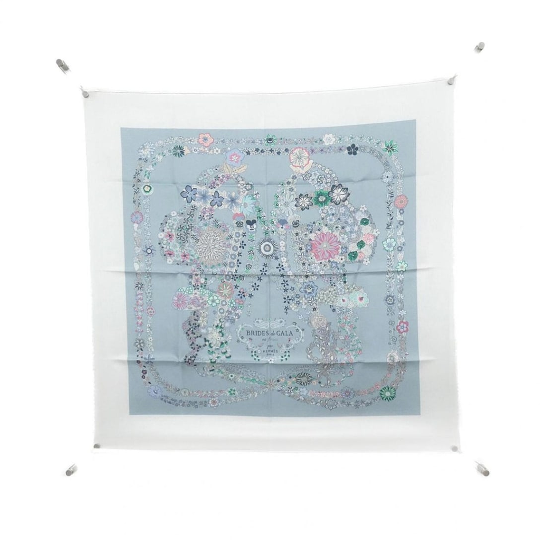 Hermes BRIDES DE GALA EN FLEURS Carre 004192S Scarf Muffler: --- Catalog ---Category: SizeSize (LxW): 90cm x 90cm / 35.43'' x 35.43''Category: DesignType: ScarfColor: WhiteGender: Women,MenMaterial: Silk Category: GeneralMPN: 004192SBrand: Hermes--- Item List