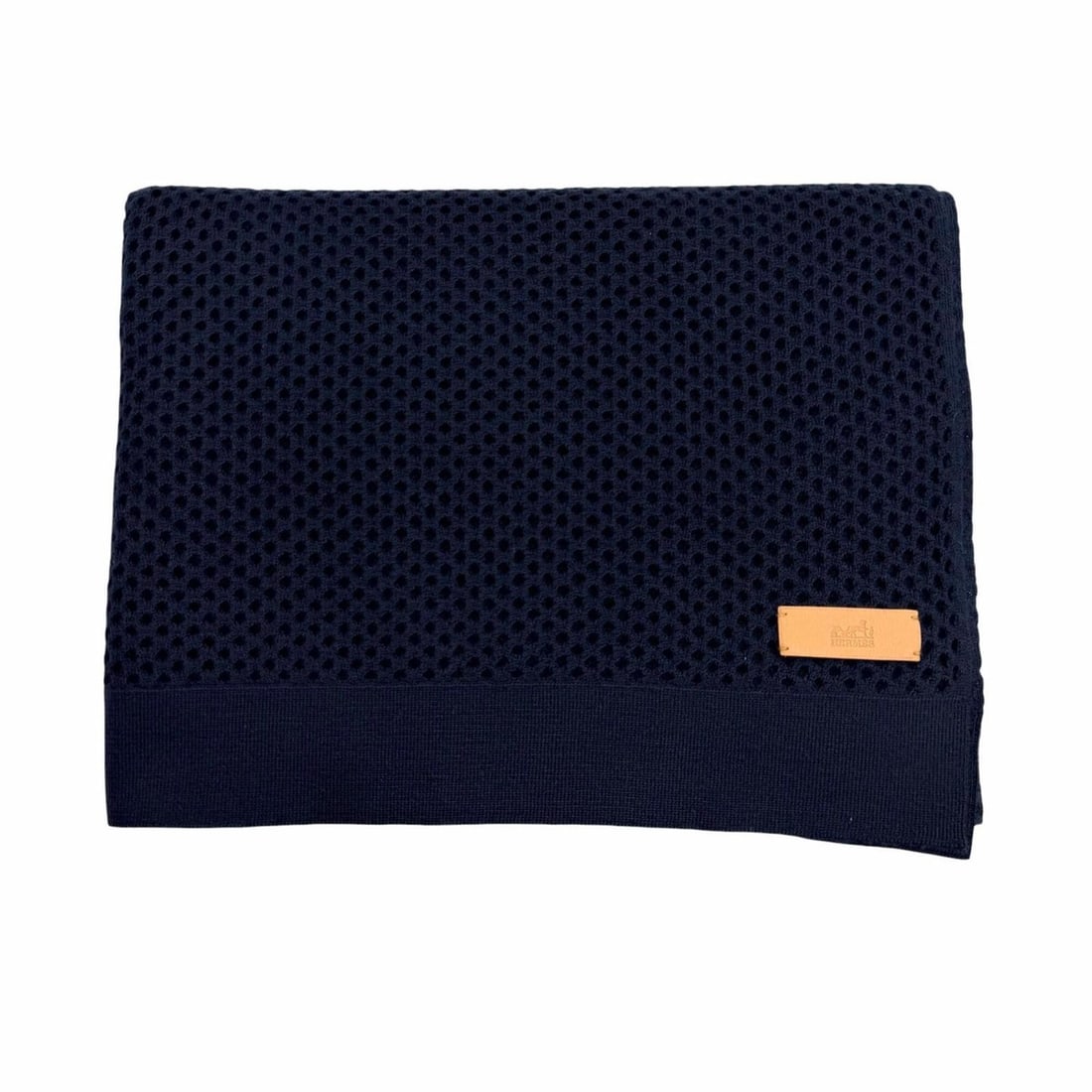 HERMES 100% Cashmere Mesh Knit Stole/Scarf with Leather Patch, Large Size, Navy, Made in Italy,: --- Catalog ---Category: SizeSize (LxW): 1.8m x 57cm / 70.86'' x 22.44''Category: DesignType: StoleColor: NavyGender: MenMaterial: Cashmere , Leather Category: GeneralBrand: HermesCountry of Origin: I