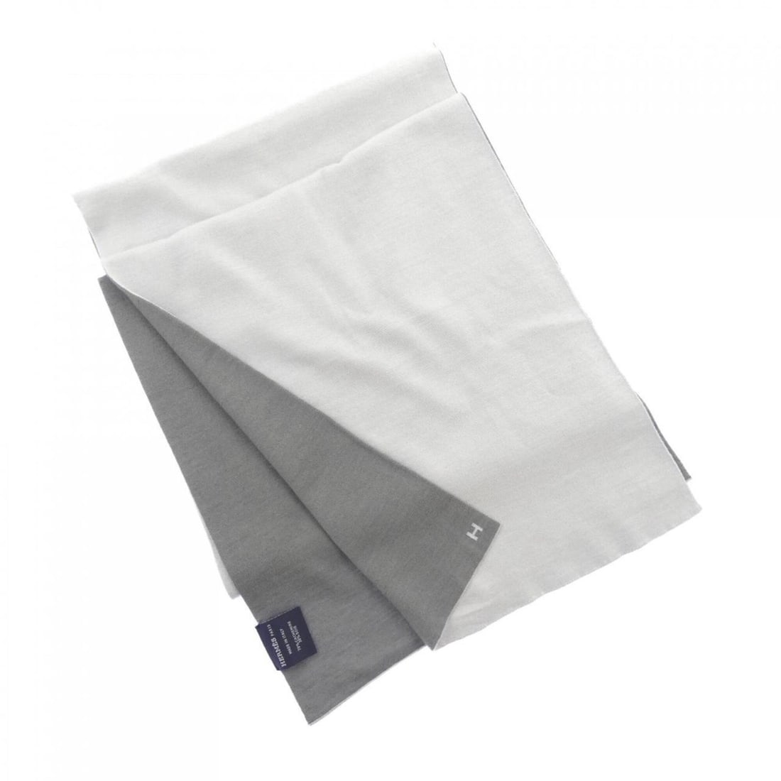 Hermes scarf: --- Catalog ---Category: SizeSize (LxW): 1.83m x 30cm / 72.04'' x 11.81''Category: DesignType: StoleColor: GrayGender: MenMaterial: Silk , Cashmere Category: GeneralBrand: Hermes--- Item List