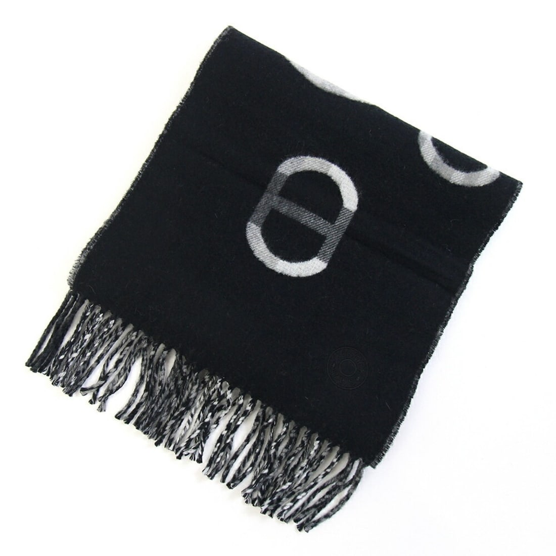 Hermes Scarf, Tartan, Maillon H394068, Black/Gray, 100% Cashmere, Check Pattern, Chaine d'Ancre,: --- Catalog ---Category: SizeSize (LxW): 26.5cm x 1.5m / 10.43'' x 59.05''Category: DesignType: StoleColor: Black, GrayGender: Men,WomenMaterial: Cashmere Category: GeneralMPN: H394068Brand: HermesCou