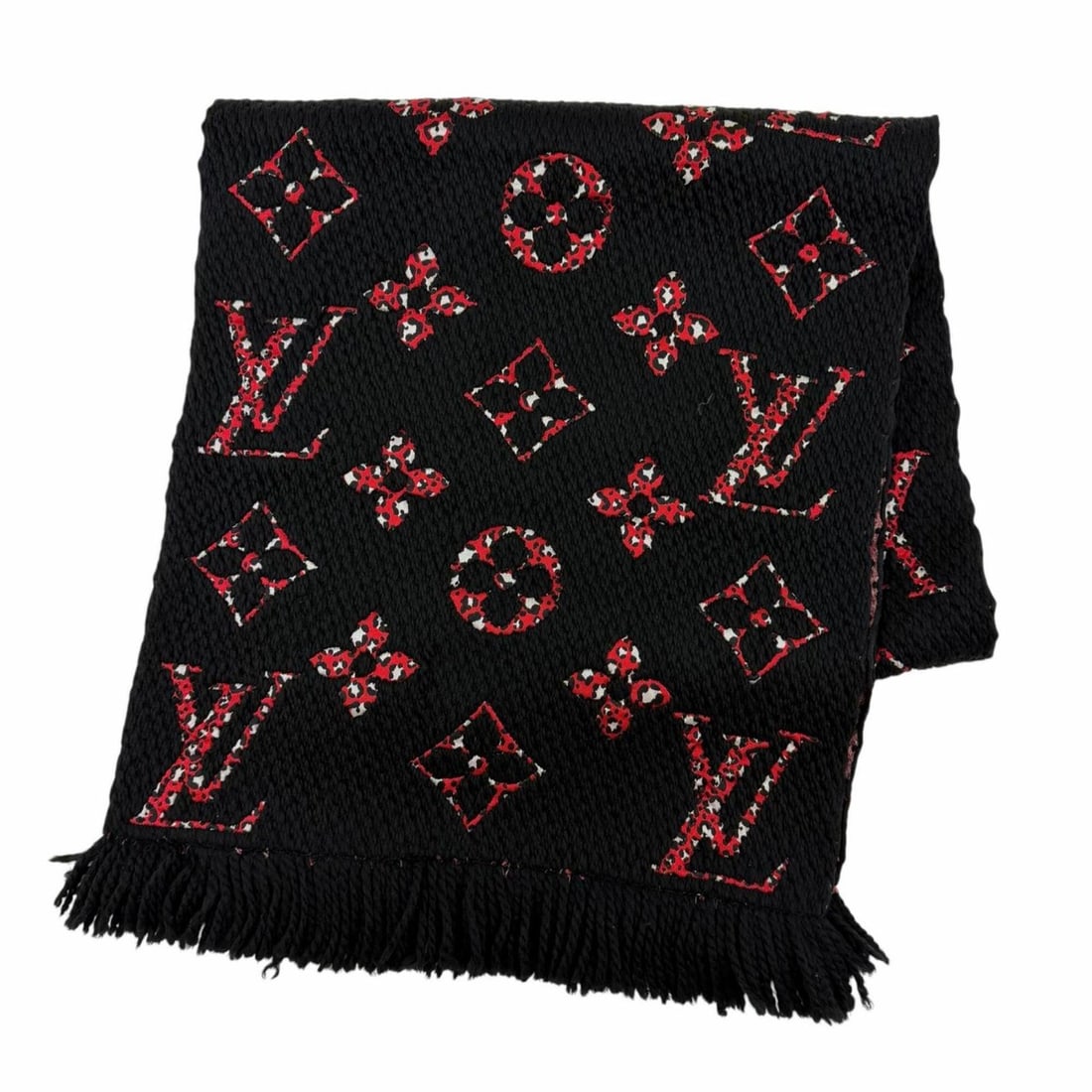 LOUIS VUITTON (Louis Vuitton) 2020 model M76345 Echarpe Giant Monogram Jungle Wool Silk Stole Scarf: --- Catalog ---Category: SizeSize (LxW): 1.62m x 42cm / 63.77'' x 16.53''Category: DesignType: StoleColor: BlackGender: WomenMaterial: Wool , Silk Category: GeneralMPN: M76345Brand: Louis VuittonCount
