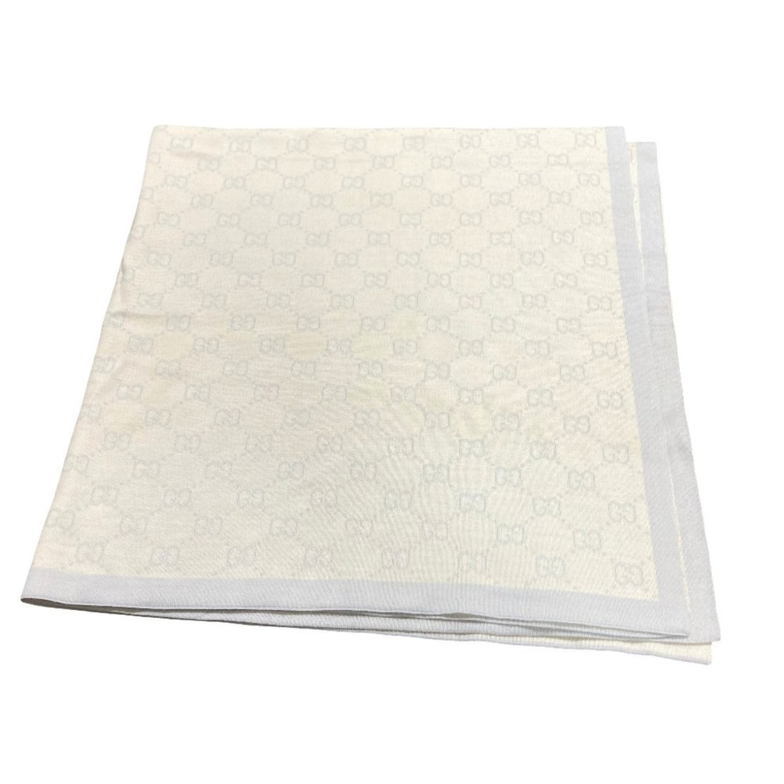 GUCCI GG pattern wool knit scarf 256310 Light blue beige Women's: --- Catalog ---Category: SizeSize (LxW): 86cm x 85cm / 33.85'' x 33.46''Category: DesignType: StoleColor: Beige, Light blueGender: WomenMaterial: Wool 100%Category: GeneralBrand: Gucci--- Item List --