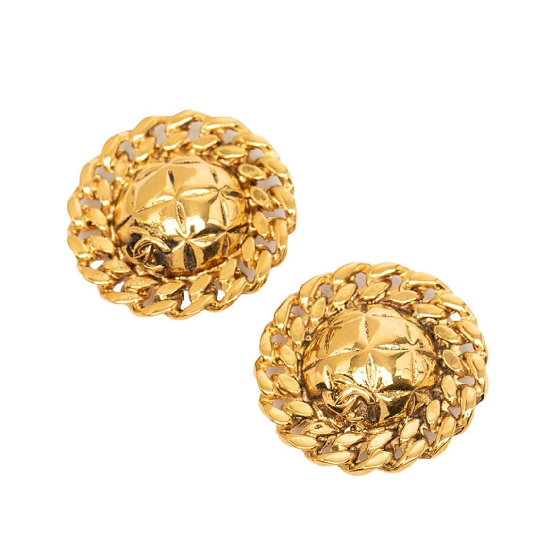 Chanel Coco Mark Matelassé Chain Earrings, Gold Plated (GP), Women's.: --- Catalog ---Category: SizeSize (HxWxD): 32.00mm x 31.60mm / 1.26'' x 1.24''Category: DesignType: Clip earringsColor: GoldGender: WomenMaterial: Gold platingCategory: GeneralBrand: Chanel--- Item Li