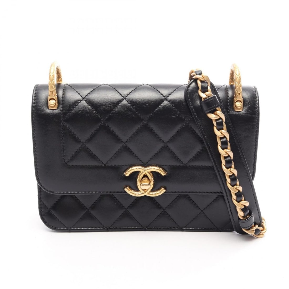Chanel Matelassé Small Flap Shoulder Bag Handbag Leather Women's Black: --- Catalog ---Category: SizeSize (HxWxD): 13cm x 20cm x 5cm / 5.11'' x 7.87'' x 1.96''Category: DesignType: Handbag, Shoulder bagColor: BlackGender: WomenMaterial: Leather Category: GeneralBrand: Cha