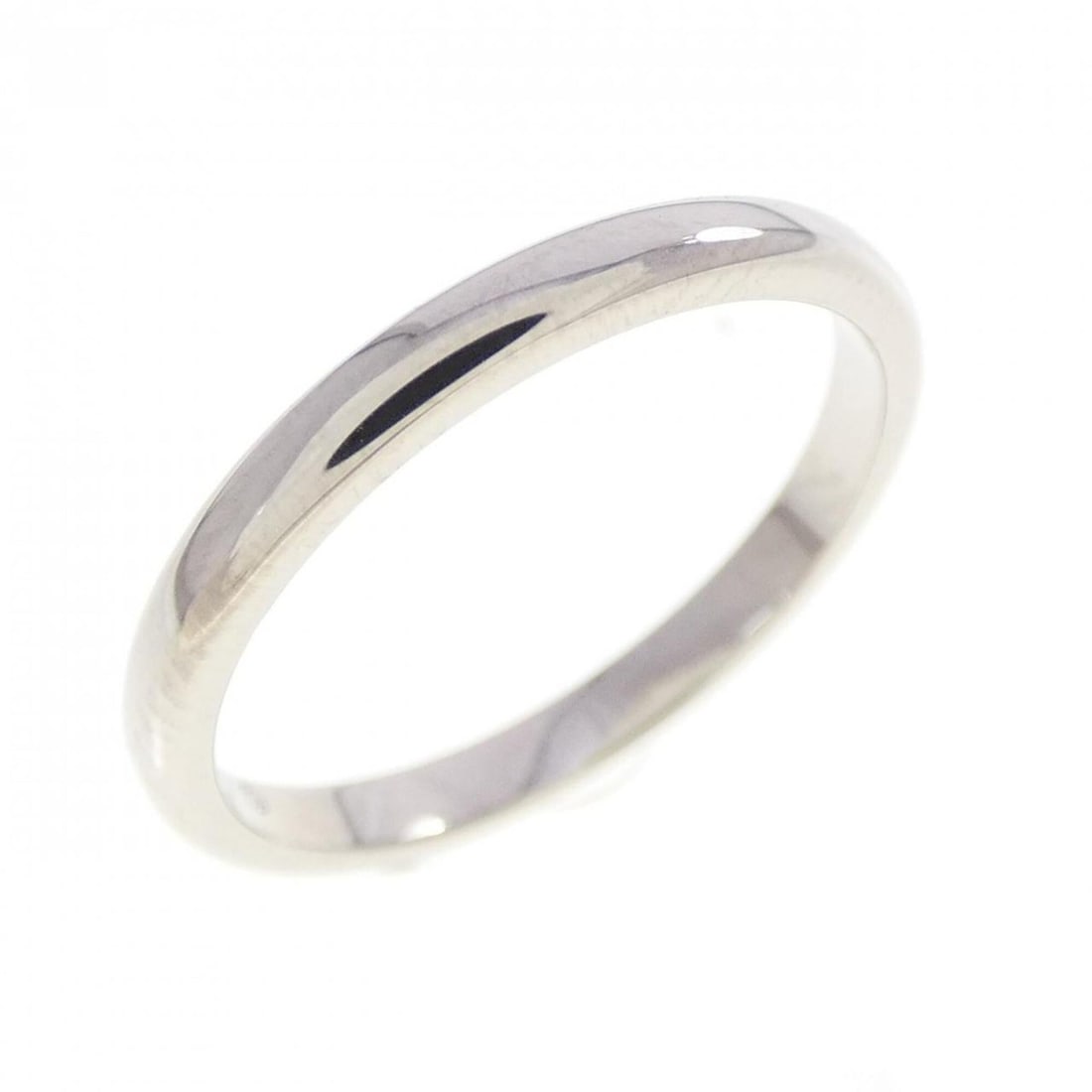 Cartier wedding ring: --- Catalog ---Category: SizeUS Size: 4Brand Size: 47Category: DesignType: Wedding ringColor: PlatinumGender: WomenMaterial: Platinum 950Category: GeneralMPN: B4012500Brand: Cartier--- Item List ---Se