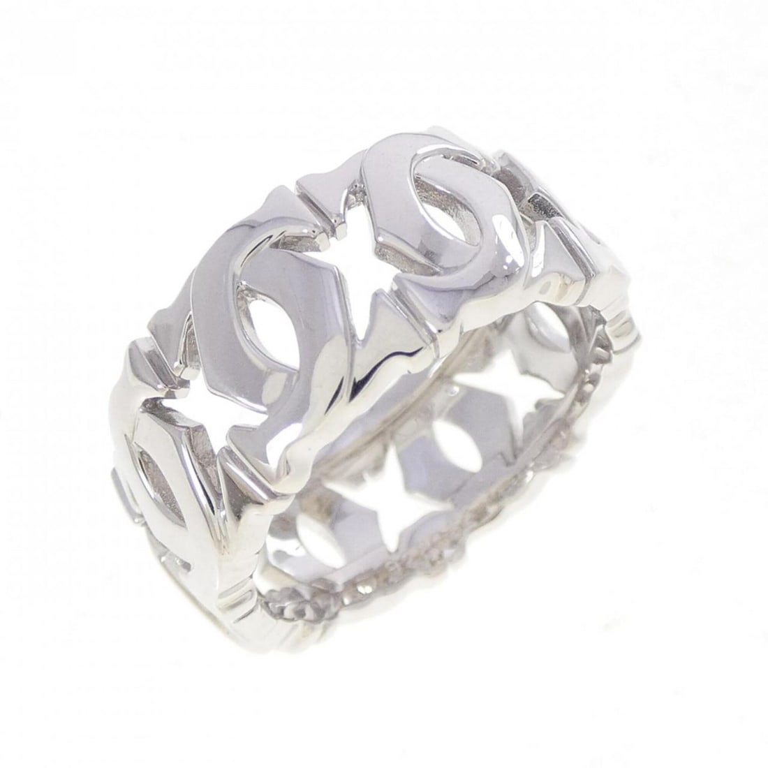 Cartier Entrelacés Small Ring: --- Catalog ---Category: SizeUS Size: 5.5Brand Size: 50Category: DesignType: Band ringColor: White goldGender: WomenMaterial: White gold (18K)Category: GeneralBrand: Cartier--- Item List ---Section: