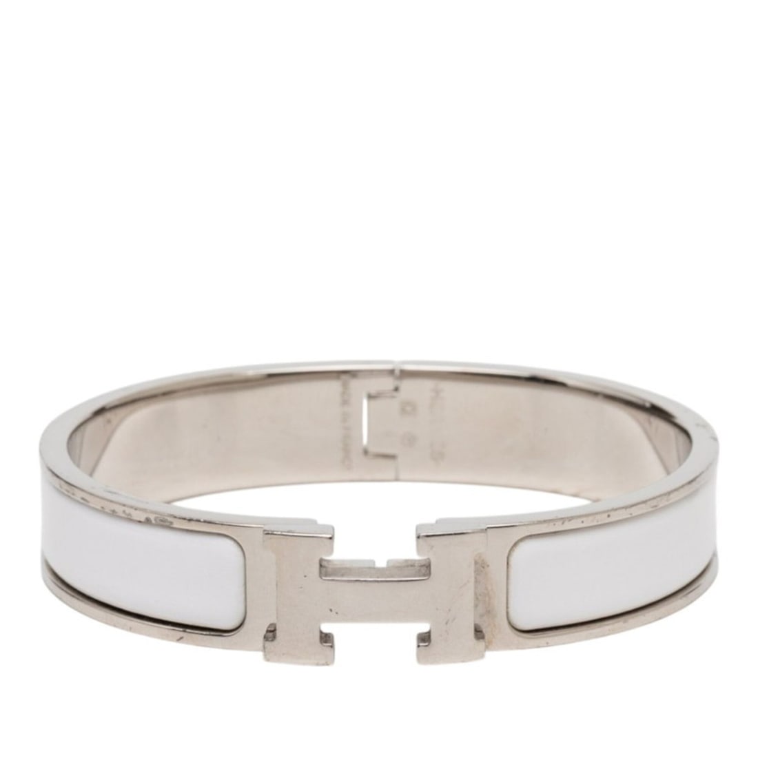 Hermes Click H PM Bracelet, Silver, White Metal Enamel, Women's: --- Catalog ---Category: SizeWidth: 1.2cm / 0.47''Length: 18.5cm / 7.28''Category: DesignType: Charm braceletColor: WhiteGender: WomenMaterial: EnamelCategory: GeneralBrand: Hermes--- Item List ---Sec