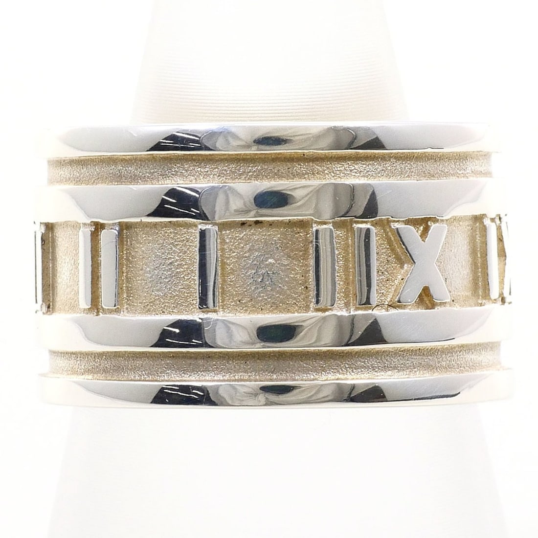 Tiffany & Co. Atlas Silver Ring, Size 1, Total Weight 9.2g, Like New Condition.: --- Catalog ---Category: SizeWidth: 12mm / 0.47''Weight: 9.2g / 0.32oz.JP Size: 13US Size: 6.5Category: DesignType: Band ringGender: WomenMaterial: Silver 925Category: GeneralLine: AtlasBrand: Tiffany