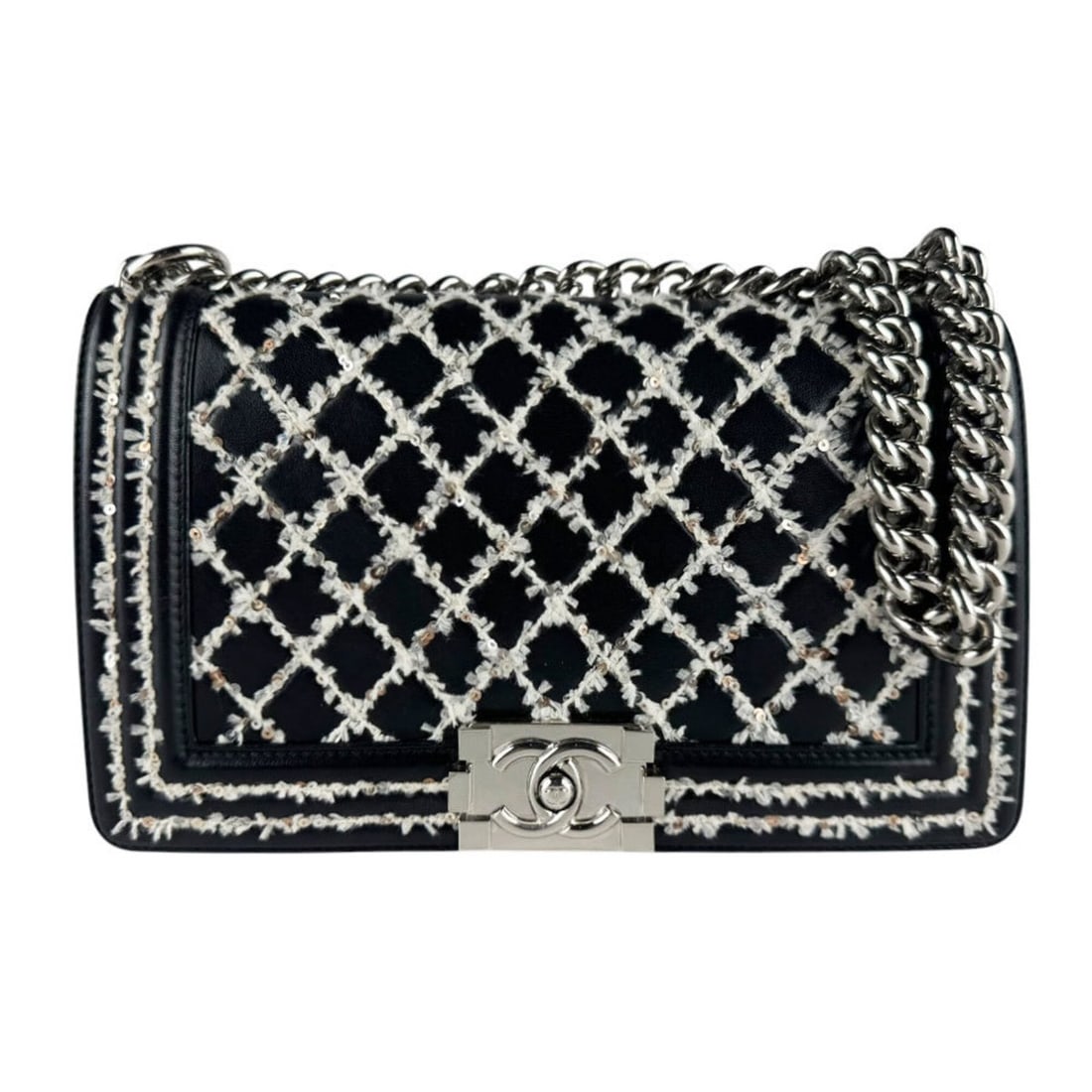 Chanel Boy Shoulder Bag, Leather, Black/White, Women's, z10441: --- Catalog ---Category: SizeSize (HxWxD): 15cm x 25cm x 8cm / 5.9'' x 9.84'' x 3.14''Category: DesignType: Shoulder bagColor: Black, WhiteGender: WomenMaterial: Leather Category: GeneralBrand: Chanel