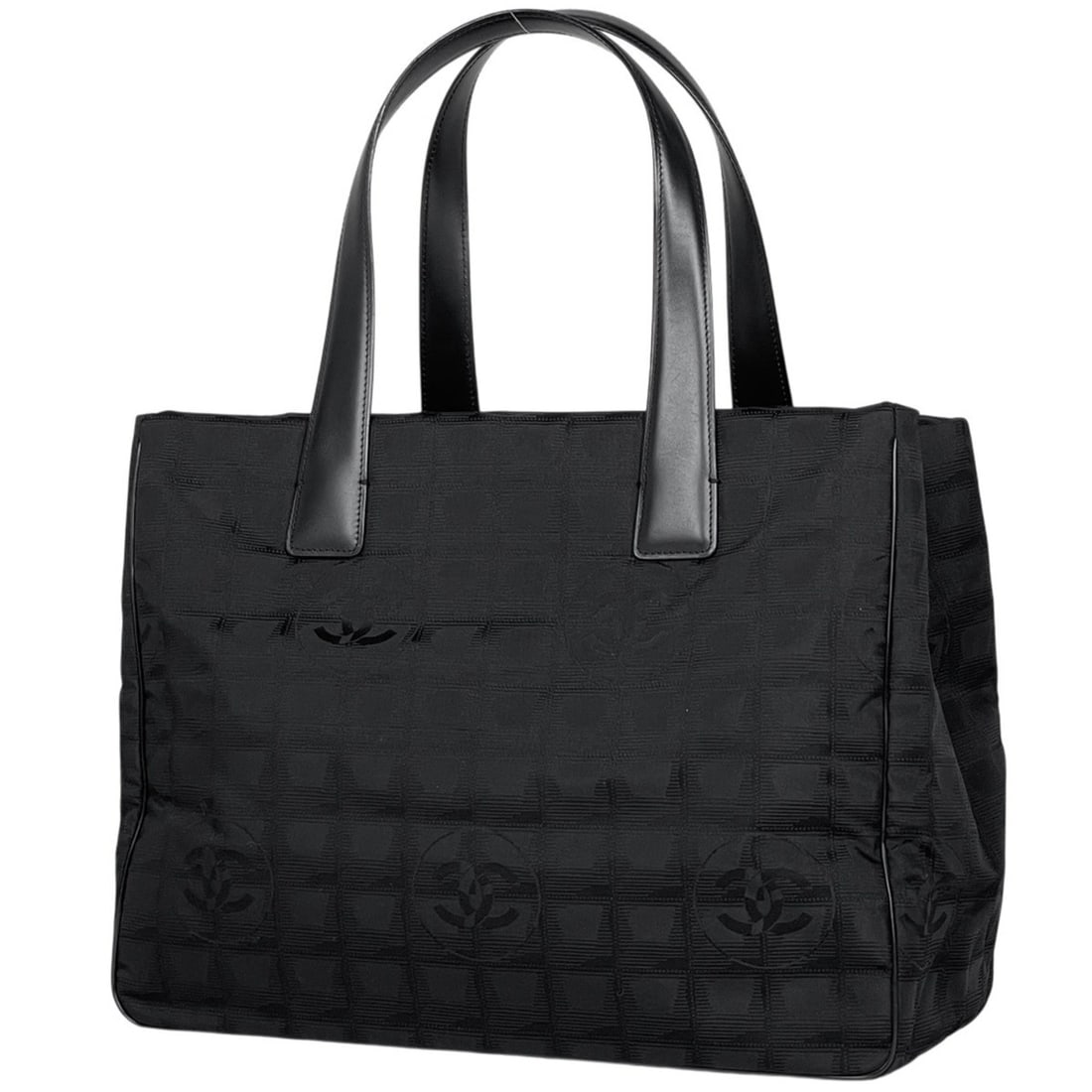 Chanel New Travel Line Tote MM Coco Mark Shoulder Bag Nylon Jacquard Black A15991 Women's: --- Catalog ---Category: SizeSize (HxWxD): 27cm x 34cm x 15cm / 10.62'' x 13.38'' x 5.9''Category: DesignType: Shoulder bagColor: BlackGender: WomenMaterial: Jacquard , Nylon , Leather Category: