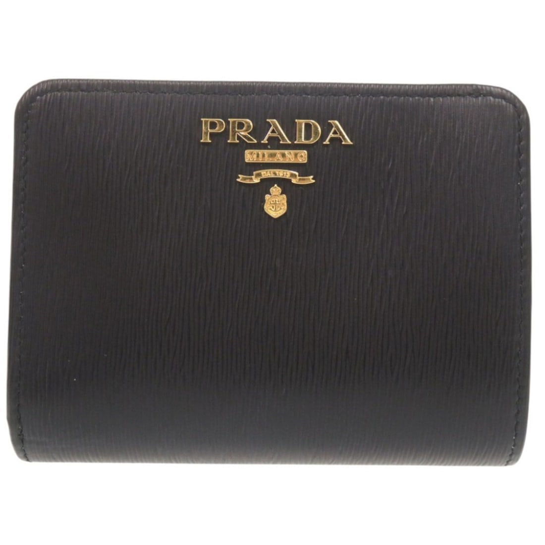 Prada Logo Vitello Move Leather Black Bi-fold Wallet 0198PRADA: --- Catalog ---Category: SizeSize (HxWxD): 9cm x 12cm x 3cm / 3.54'' x 4.72'' x 1.18''Category: DesignType: Wallet (bi-fold)Color: BlackGender: WomenMaterial: Leather Category: GeneralBrand: PradaCoun