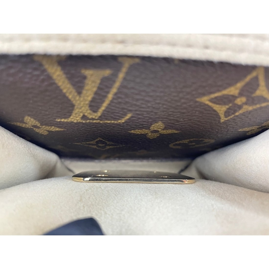 Chanel handbag - 13